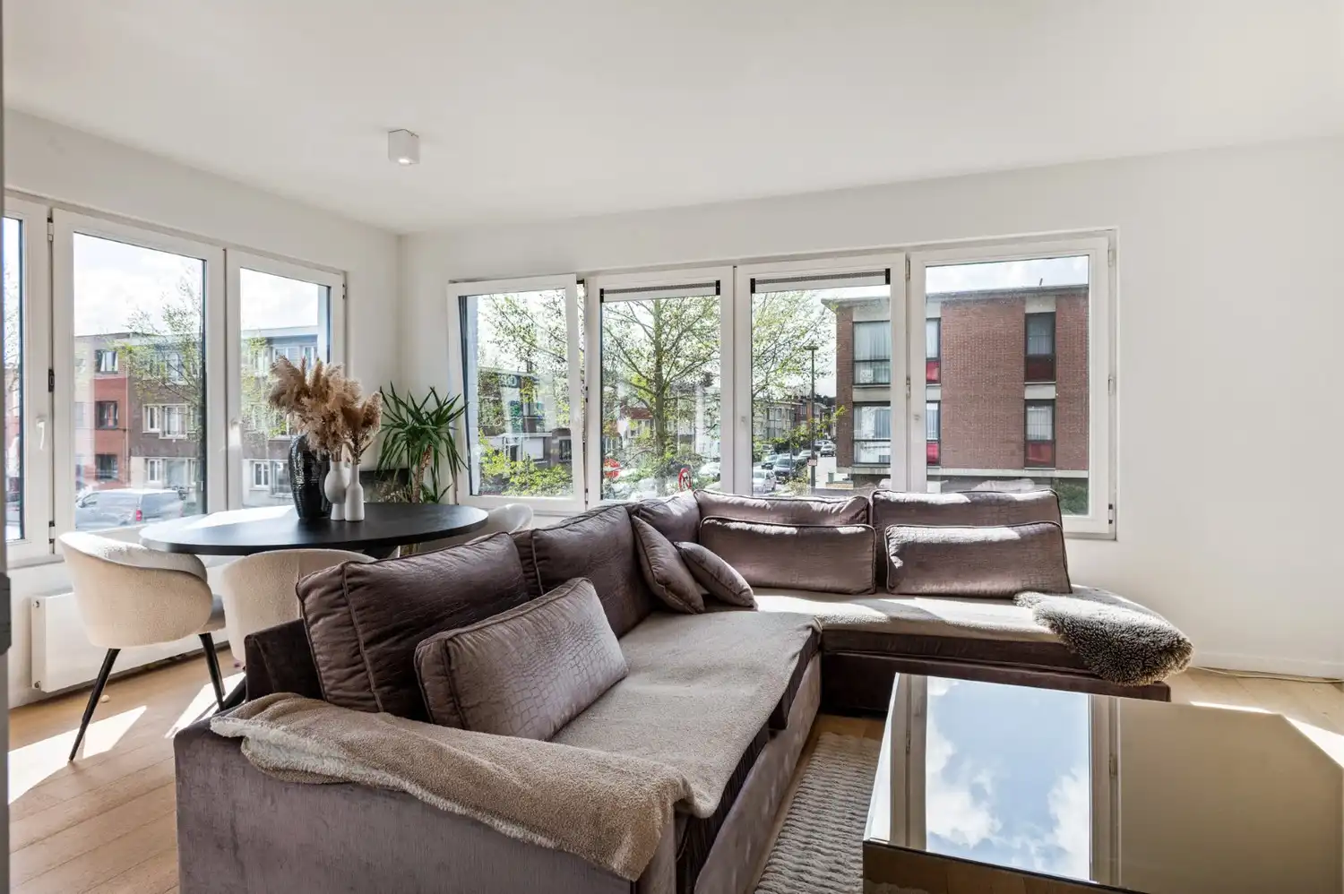 GERENOVEERD APPARTEMENT MET 2 SLAAPKAMERS! foto 3