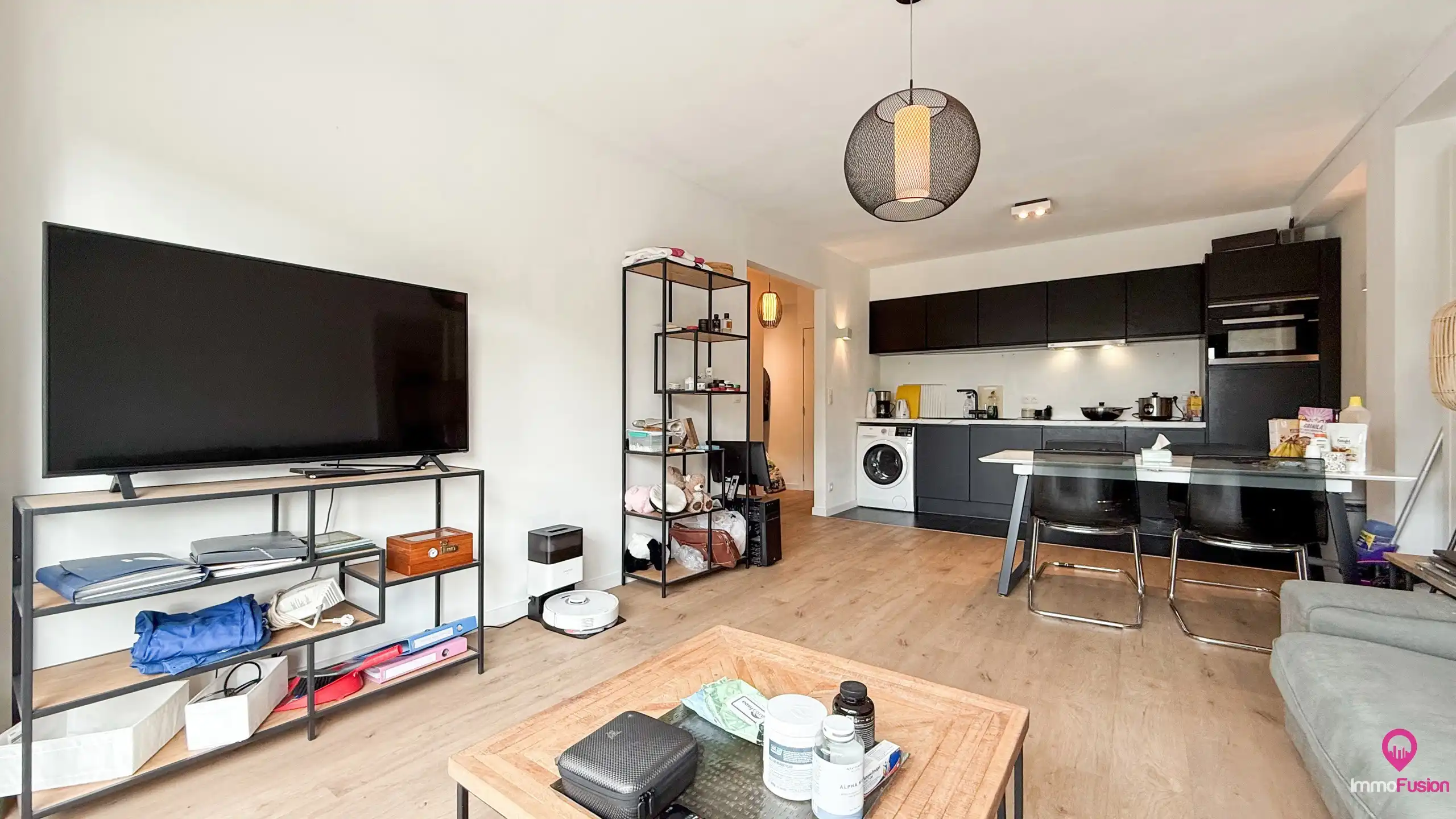 Residentieel modern appartement met ondergronde parking! foto {{pictureIndex}}