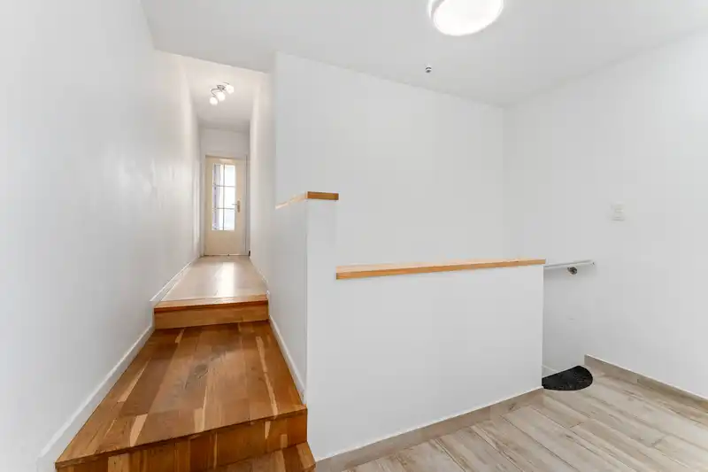 Roeselare- ruime bel-etage met 3 slaapkamers op toplocatie foto 11