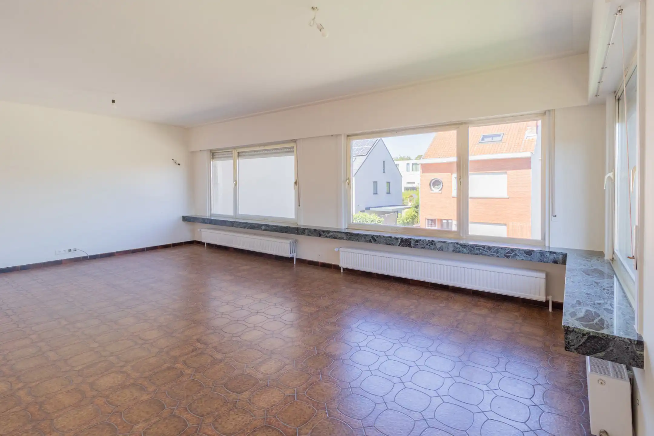 KORTENBERG- zeer ruime driegevel-woning op perceel van 11a foto 5