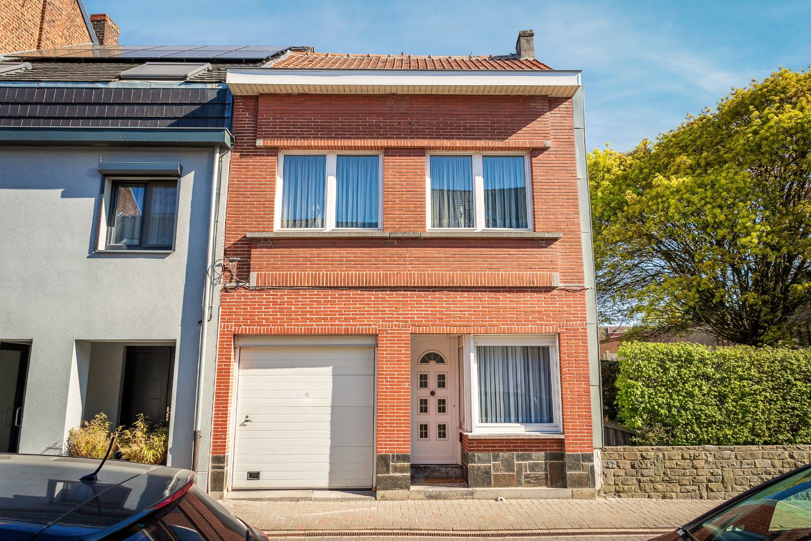 Goed onderhouden woning +-3are, met 2 à 3 slpk, garage en tuin. foto 2