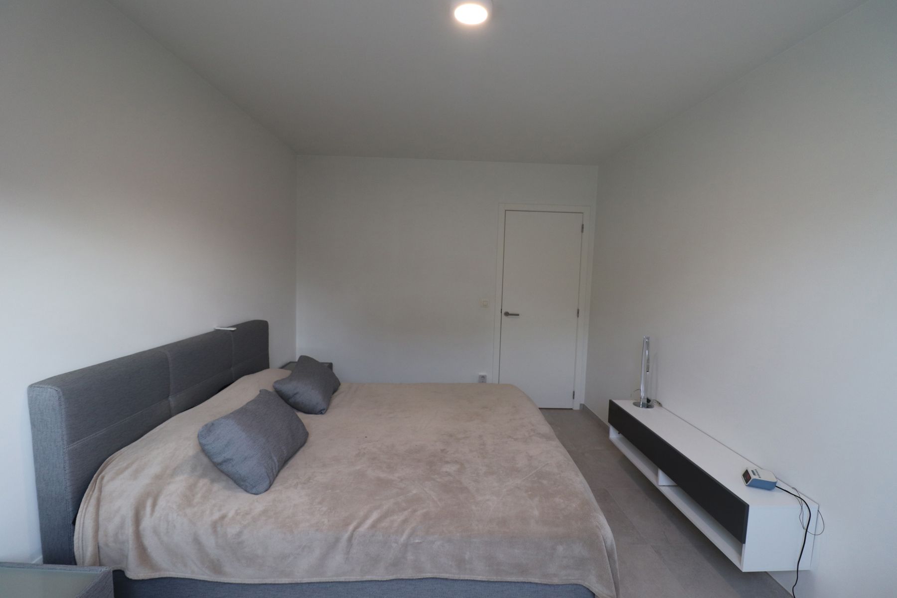 BEN-woning met 3 slaapkamers, terras met tuin, tuinberging en autostaanplaats. foto 13