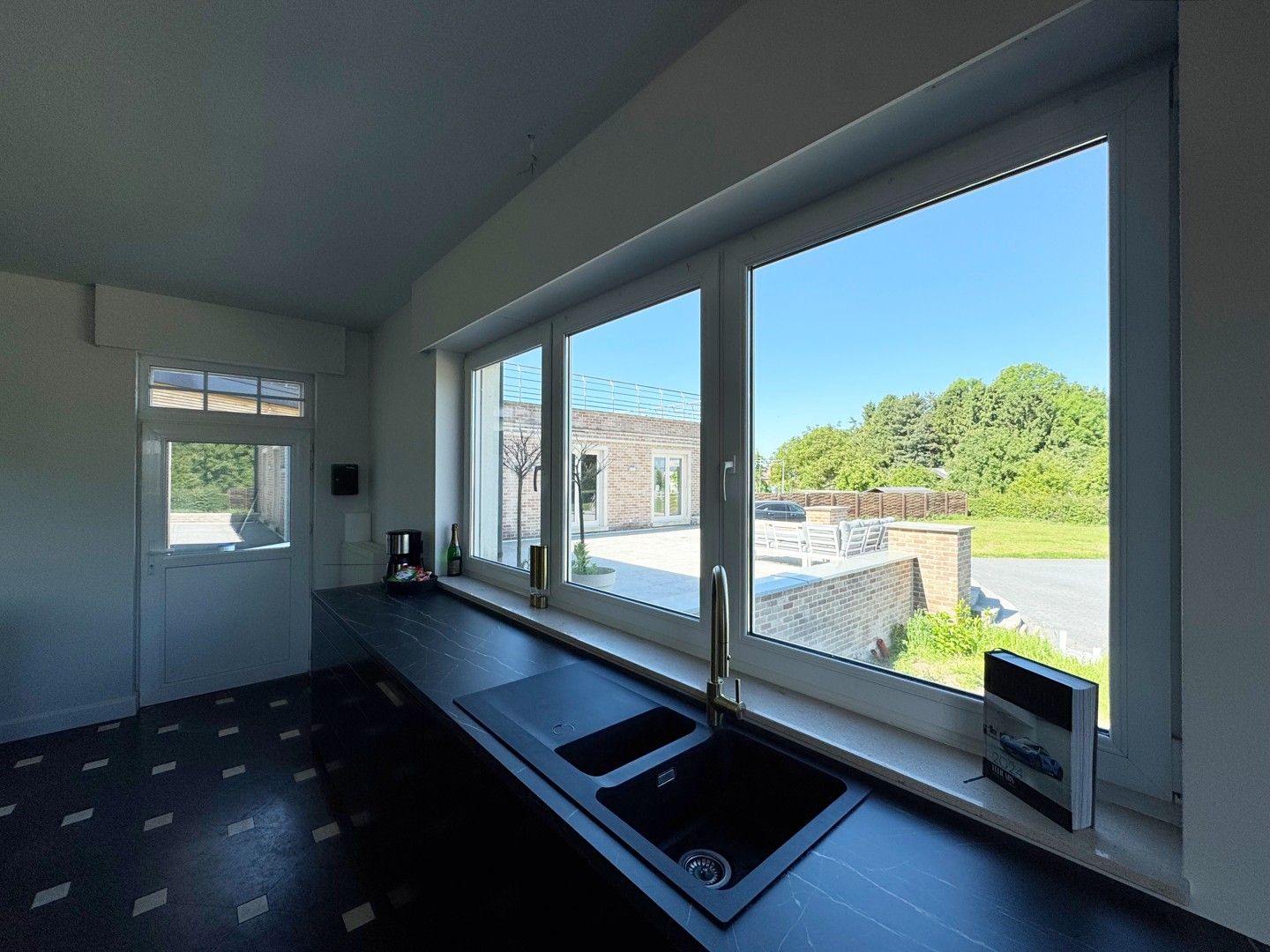 Unieke en ruime villa met 9 slaapkamers, lift, zonnepanelen en 10 parkeerplaatsen op riant perceel van 2.313 m² foto 35