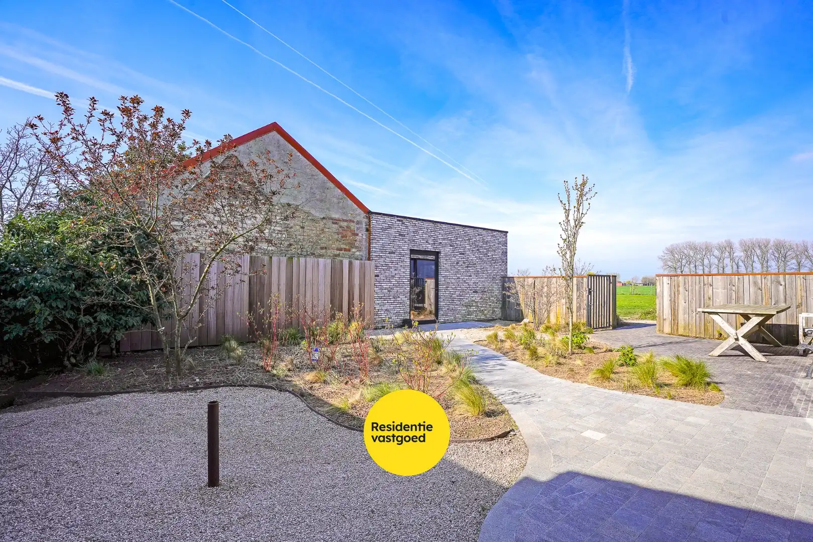 Recente woning met prachtige verzichten op een perceel van 2.027 m², midden in het groen nabij de IJzer. foto 3