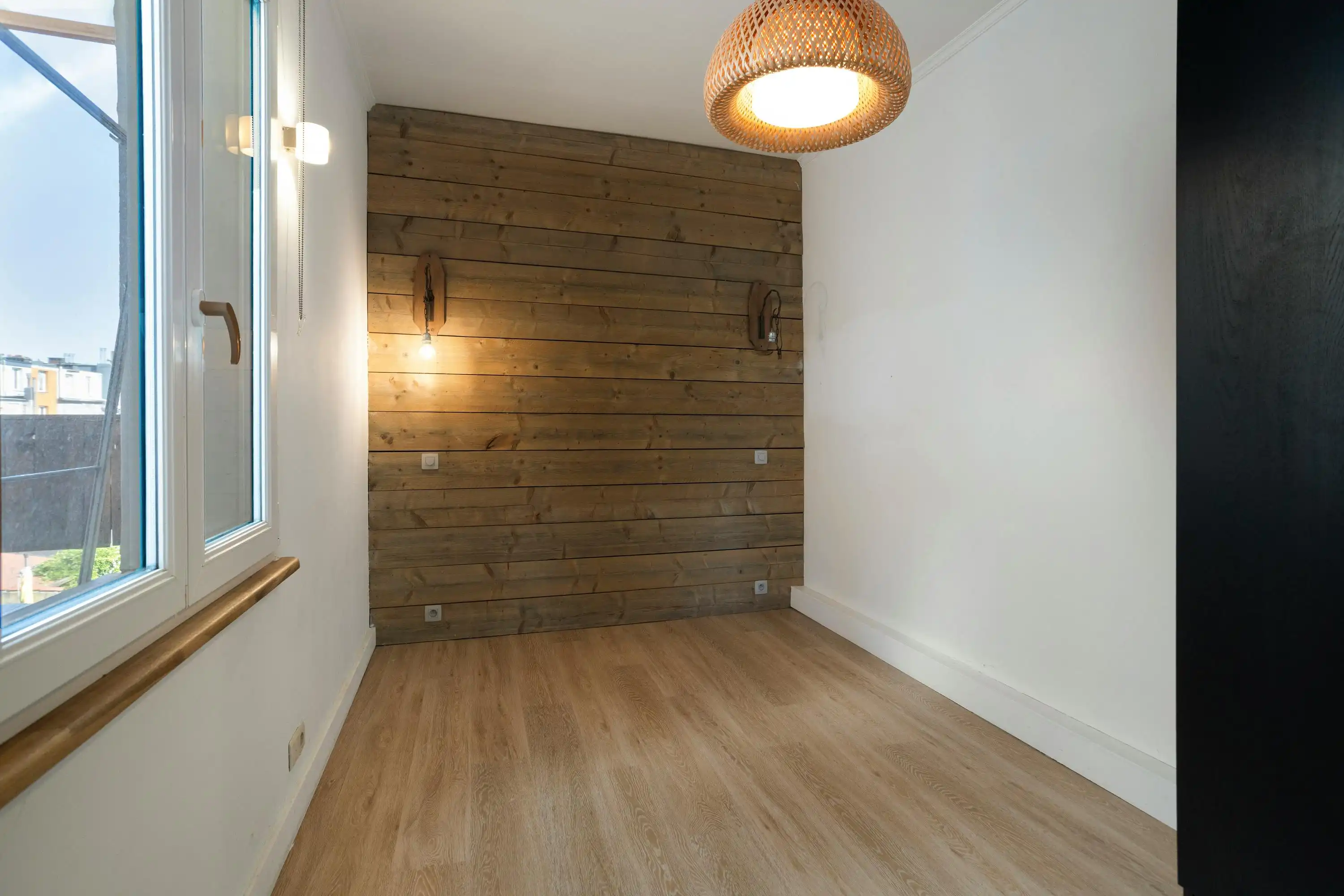 Huis met twee slaapkamers en terras te koop in Deurne! foto 11