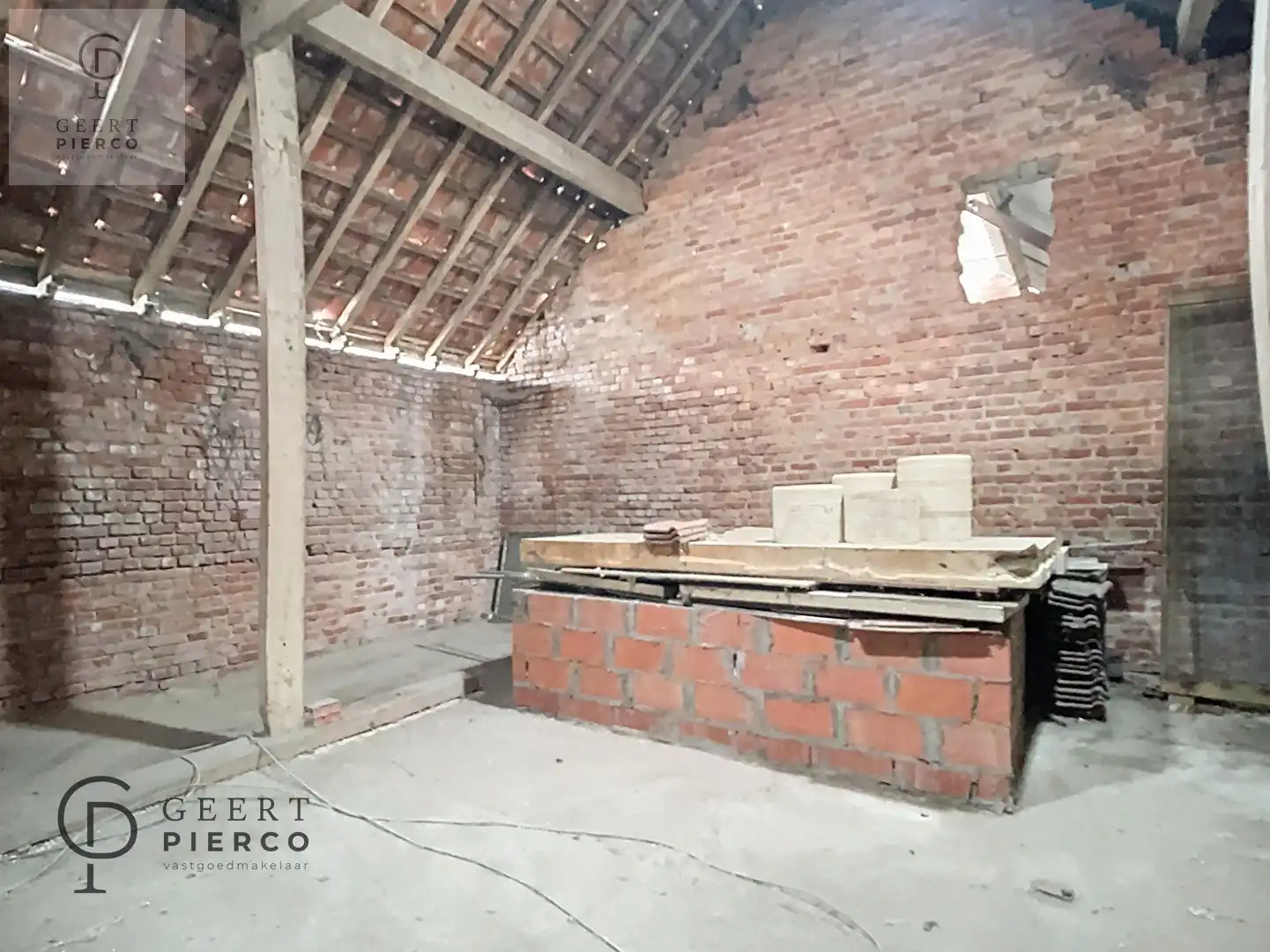 Karaktervolle hoeve met loods op een perceel van 16a76ca. foto 35