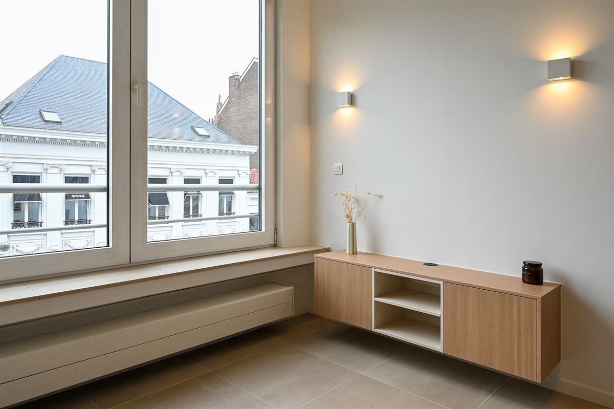 Recent gerenoveerd studio-appartement met aparte slaapkamer foto 9