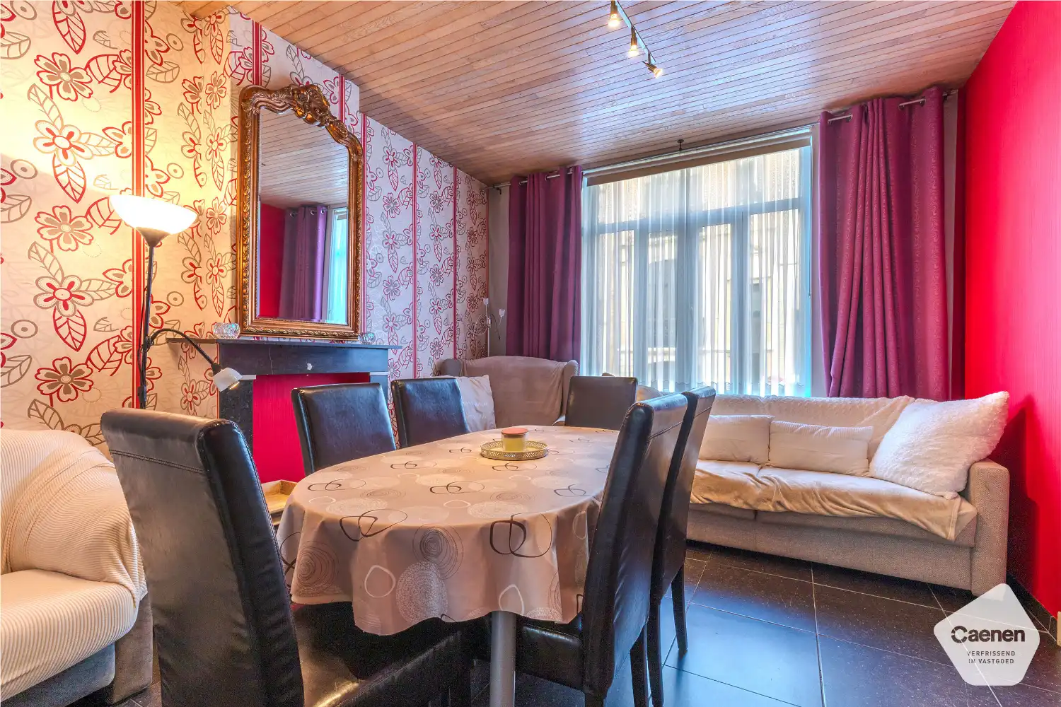 Ruime stadswoning met 3 slaapkamers en gezellige koer foto 4