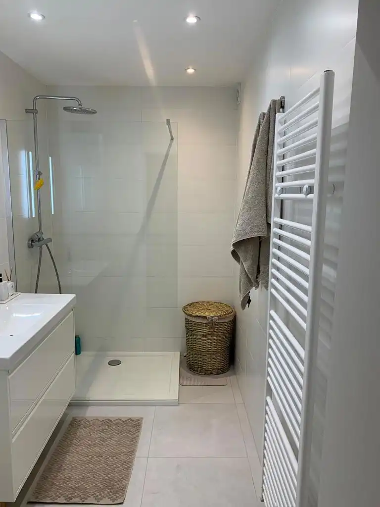 Instapklaar 2 slaapkamer appartement op 1ste verdieping foto 11