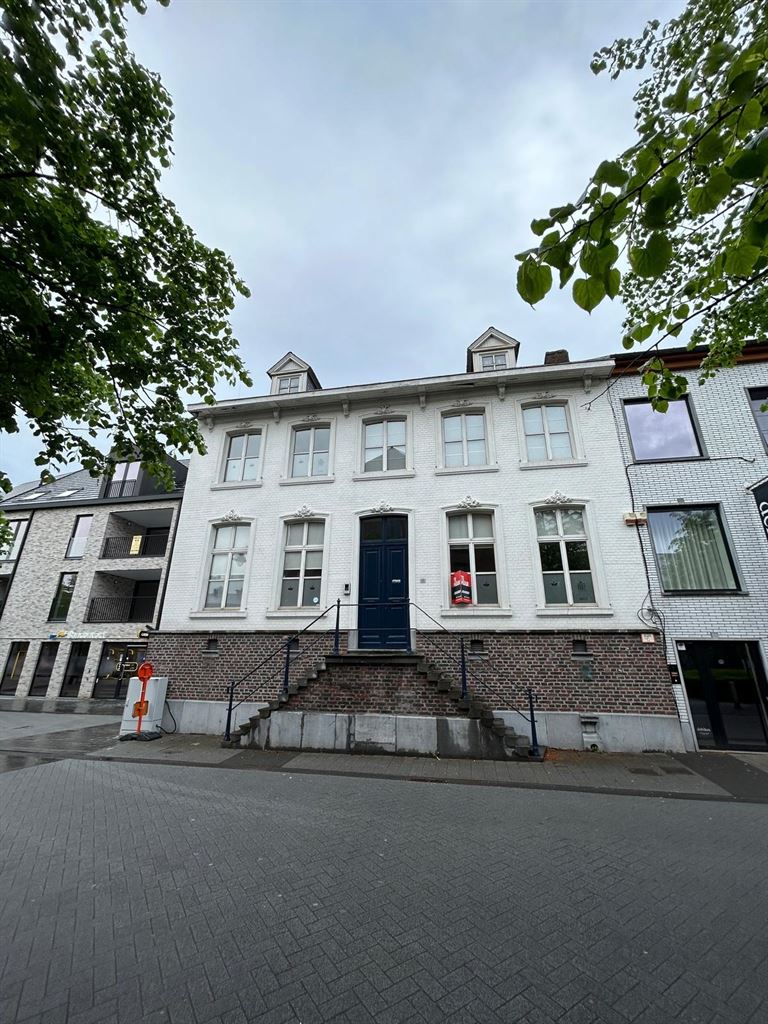 Handelspand met woonst foto {{pictureIndex}}