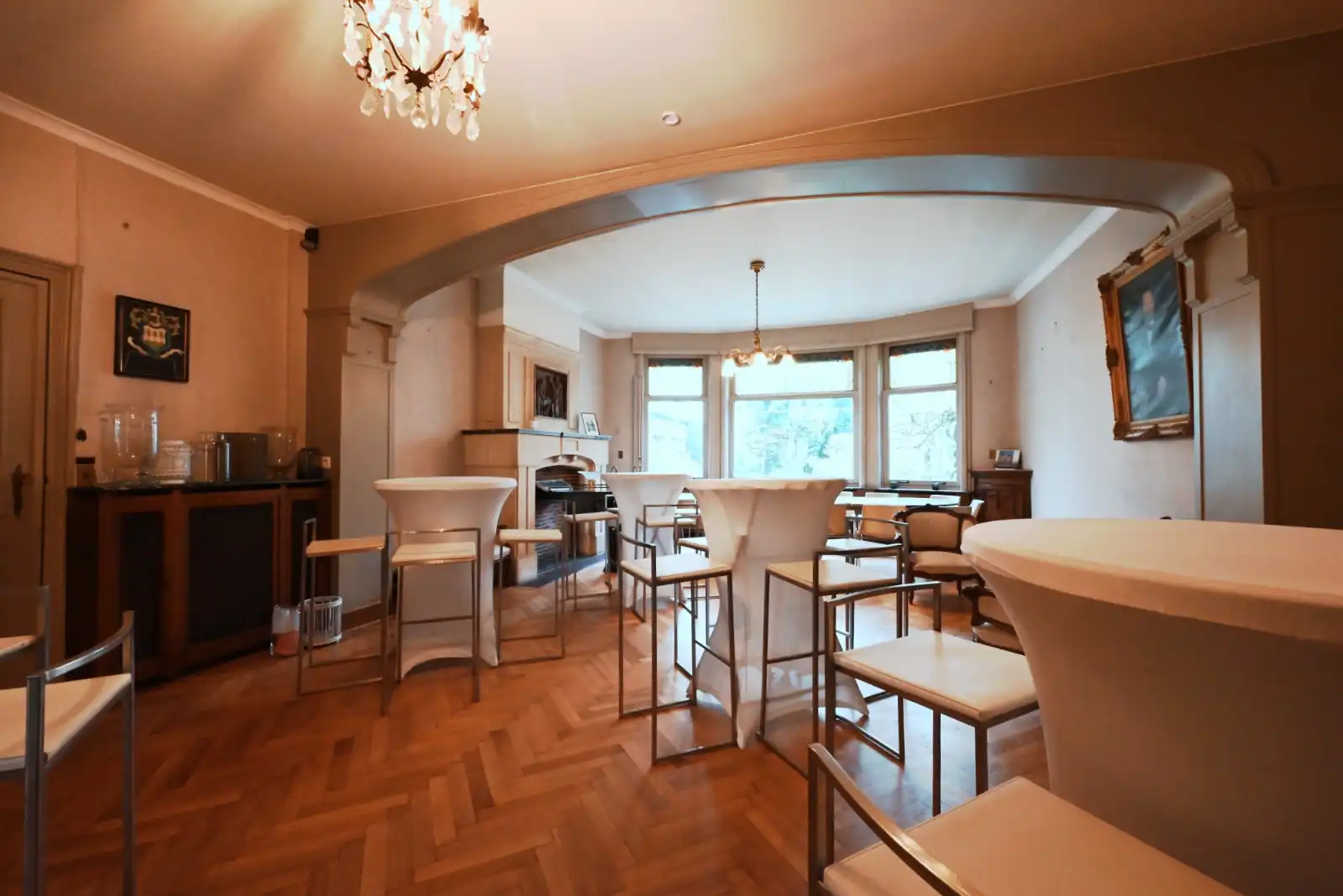 Herenhuis op de markt van Ardooie foto 7