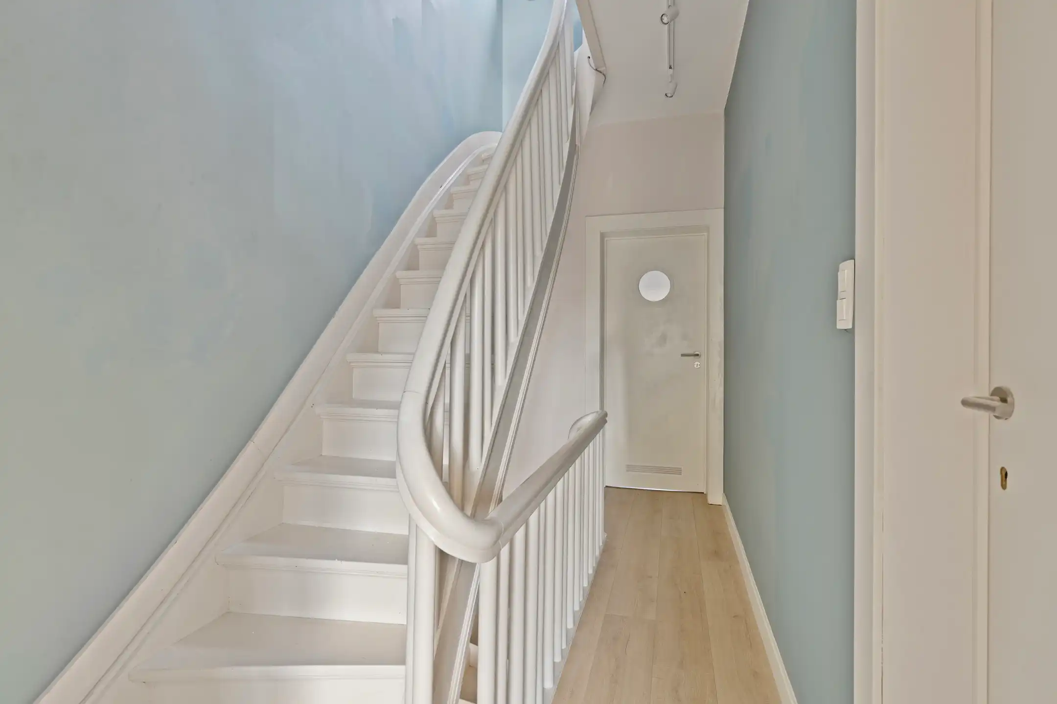 Uitstekend gelegen woning met 4 slaapkamers foto 14