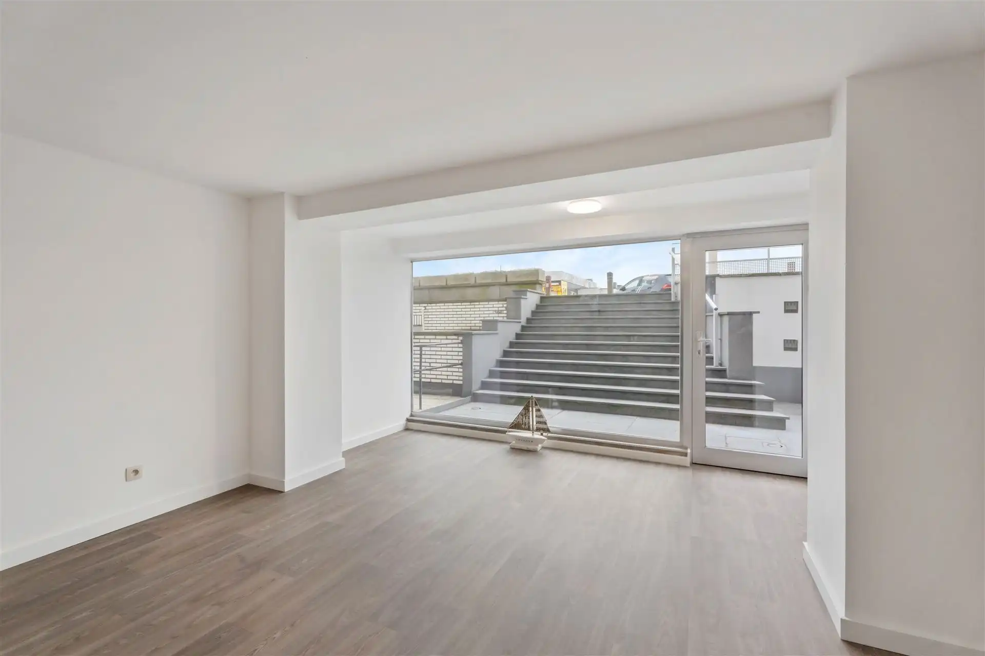 TOPLOCATIE / ZEEDIJK  foto {{pictureIndex}}