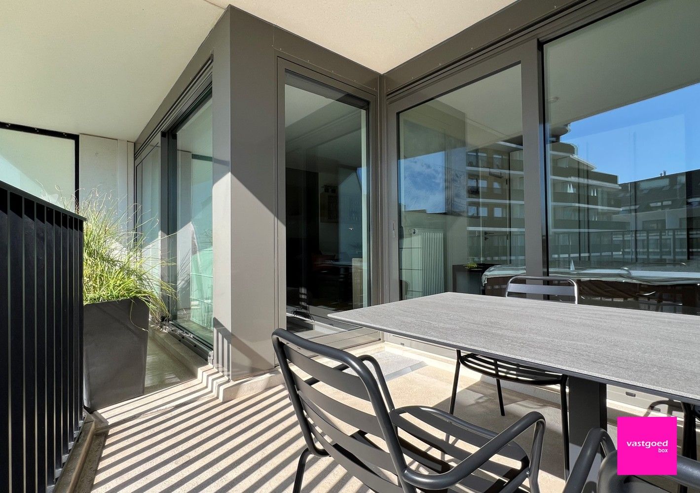 Stijlvol gemeubeld appartement met 1 slaapkamer en zonnig terras, Oostende - Mariakerke foto 2