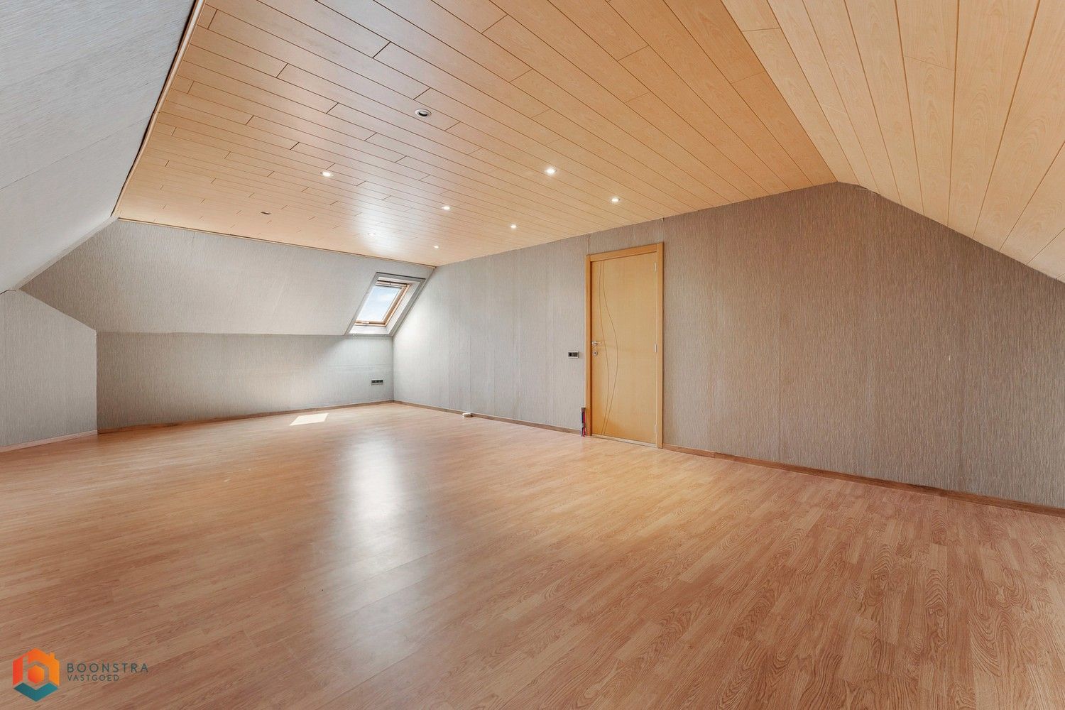 Ruime duplex met 4 slaapkamers regio Grasheide foto 14