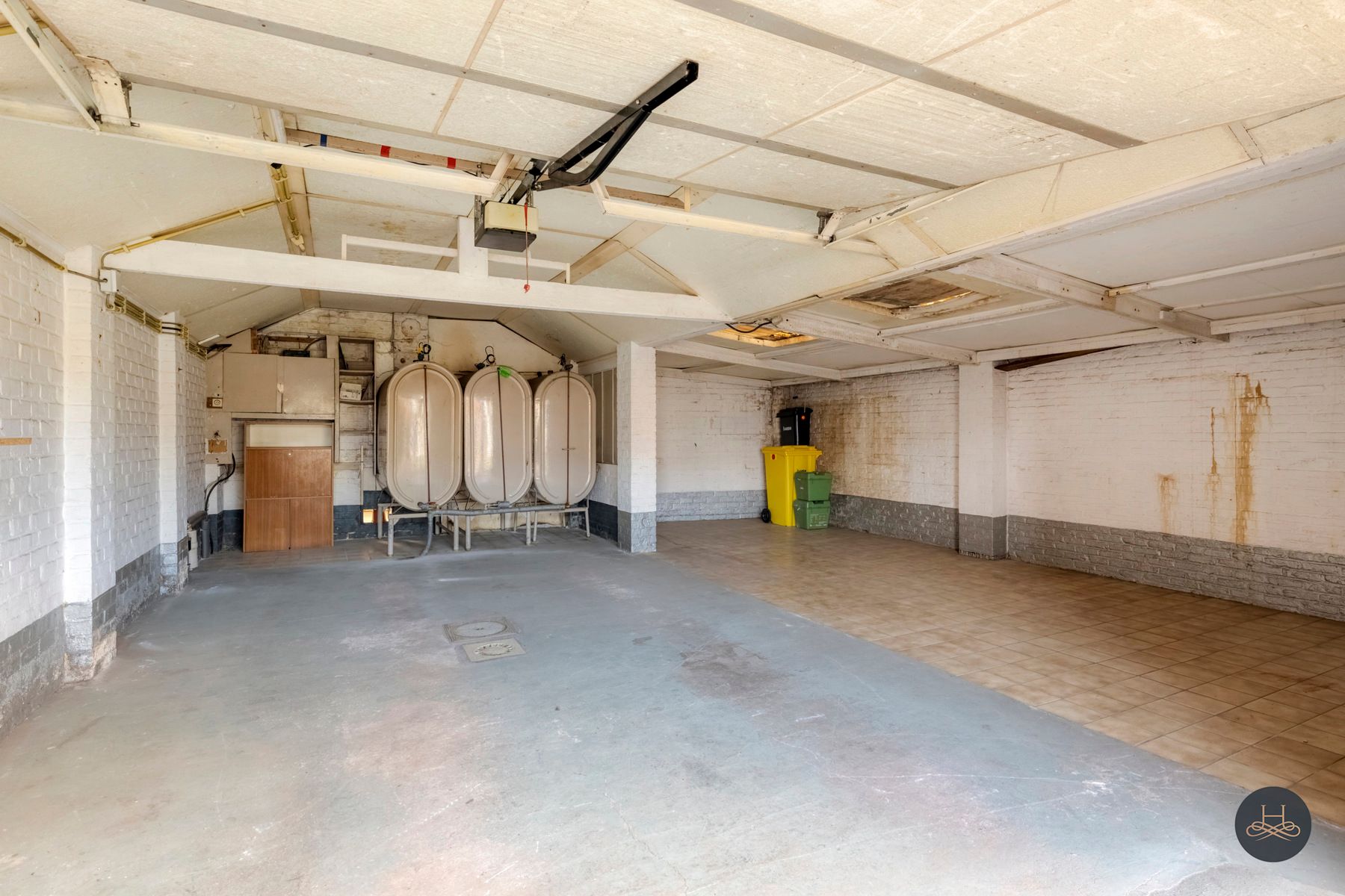 Renovatiewoning met grote garage foto 27