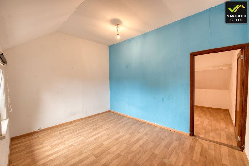 Charmante gesloten bebouwing met 4 slaapkamers in het hart van Eeklo. Ideaal starters of investeringspand! foto 8