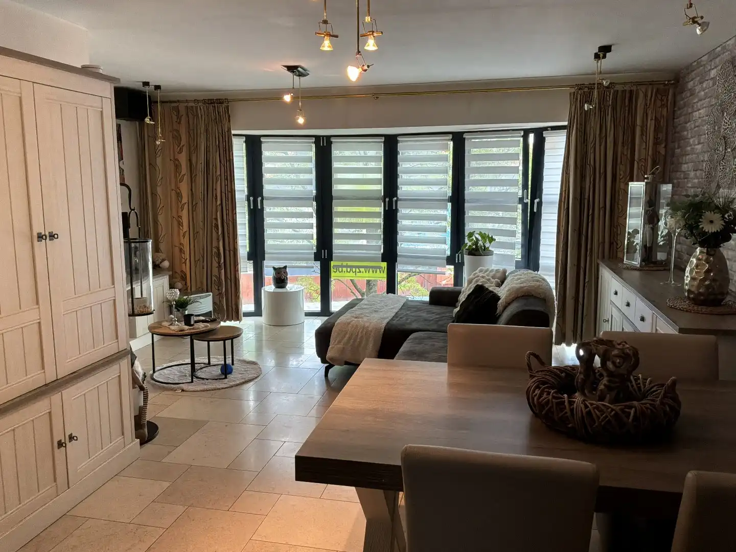 Instapklaar duplex appartement met terras en tuintje in het centrum – geen gemeenschappelijke kosten foto 2