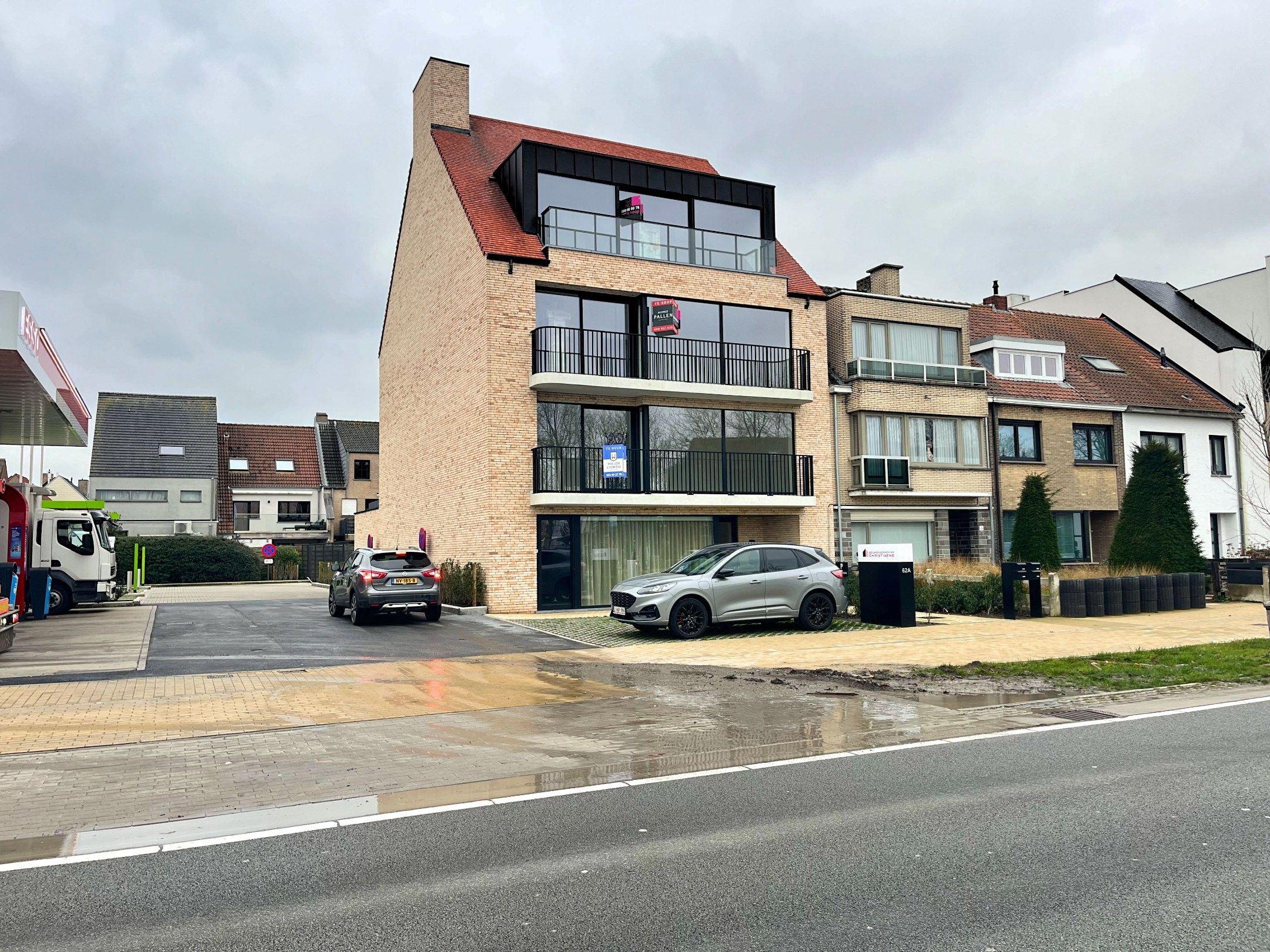 Appartement met 3 kamers en parkeerplaats te Knokke foto 2