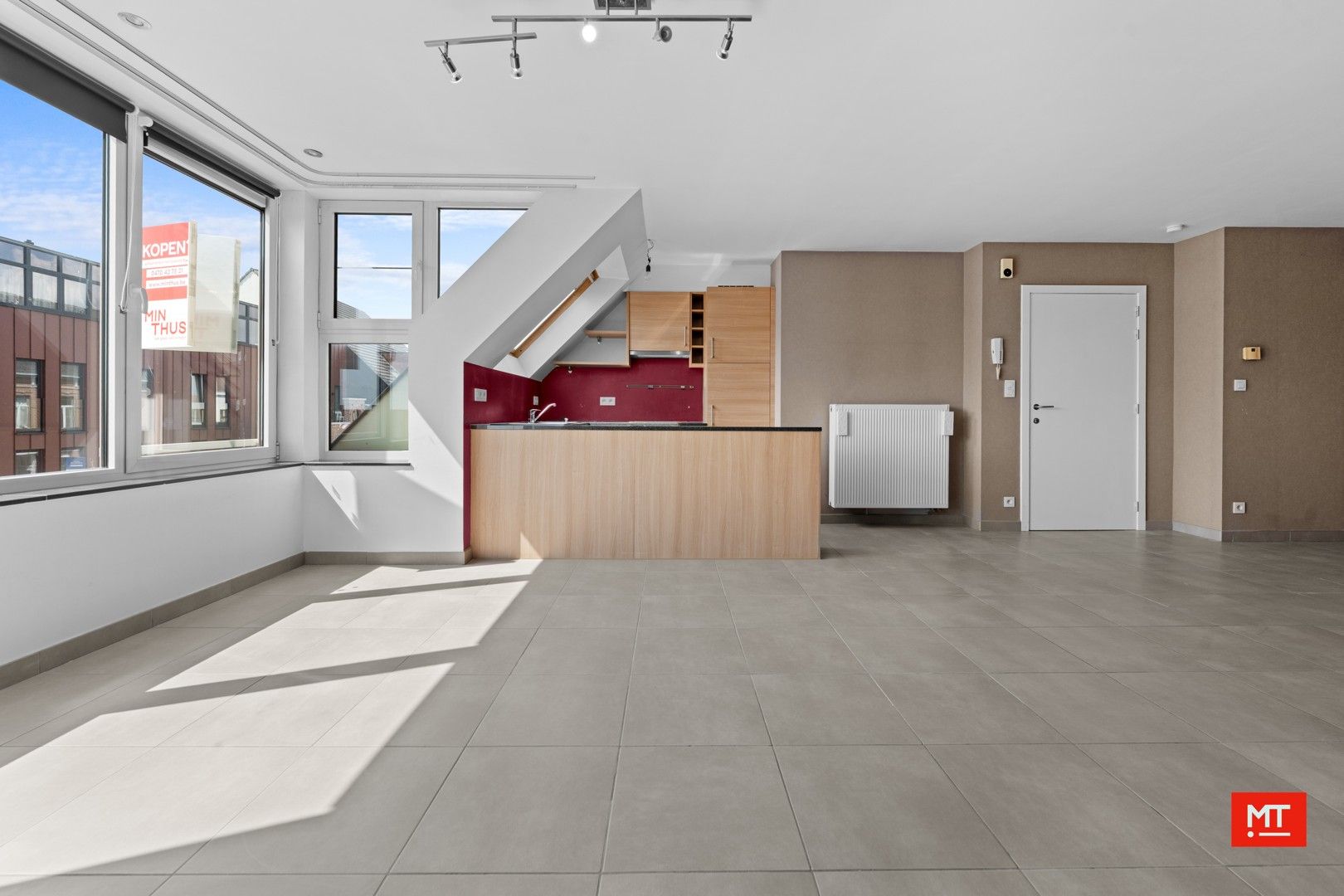 Ruim appartement (109 m²) met garage te huur in de dorpskern van Beselare foto 4