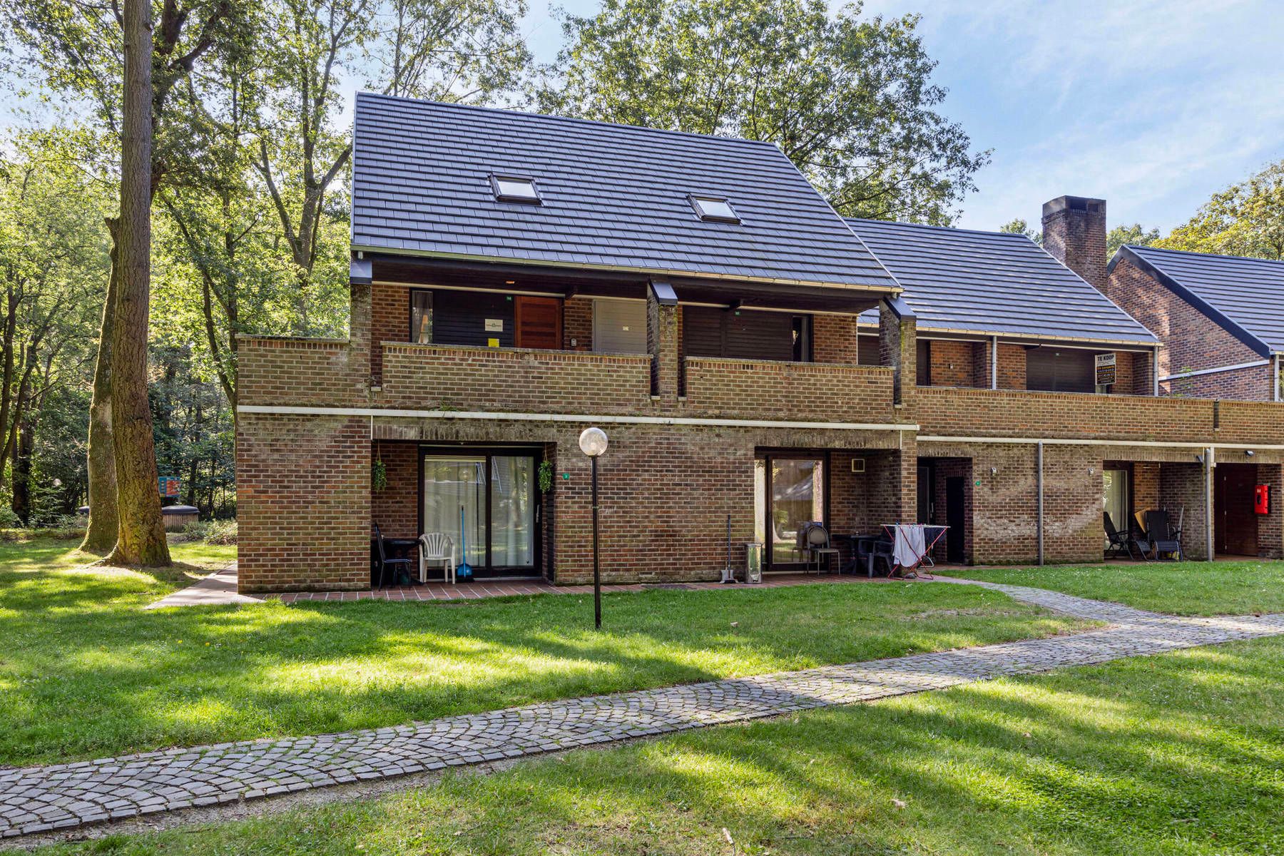 Knappe duplex met 2 slpks gelegen op domein Hengelhoef! foto 2