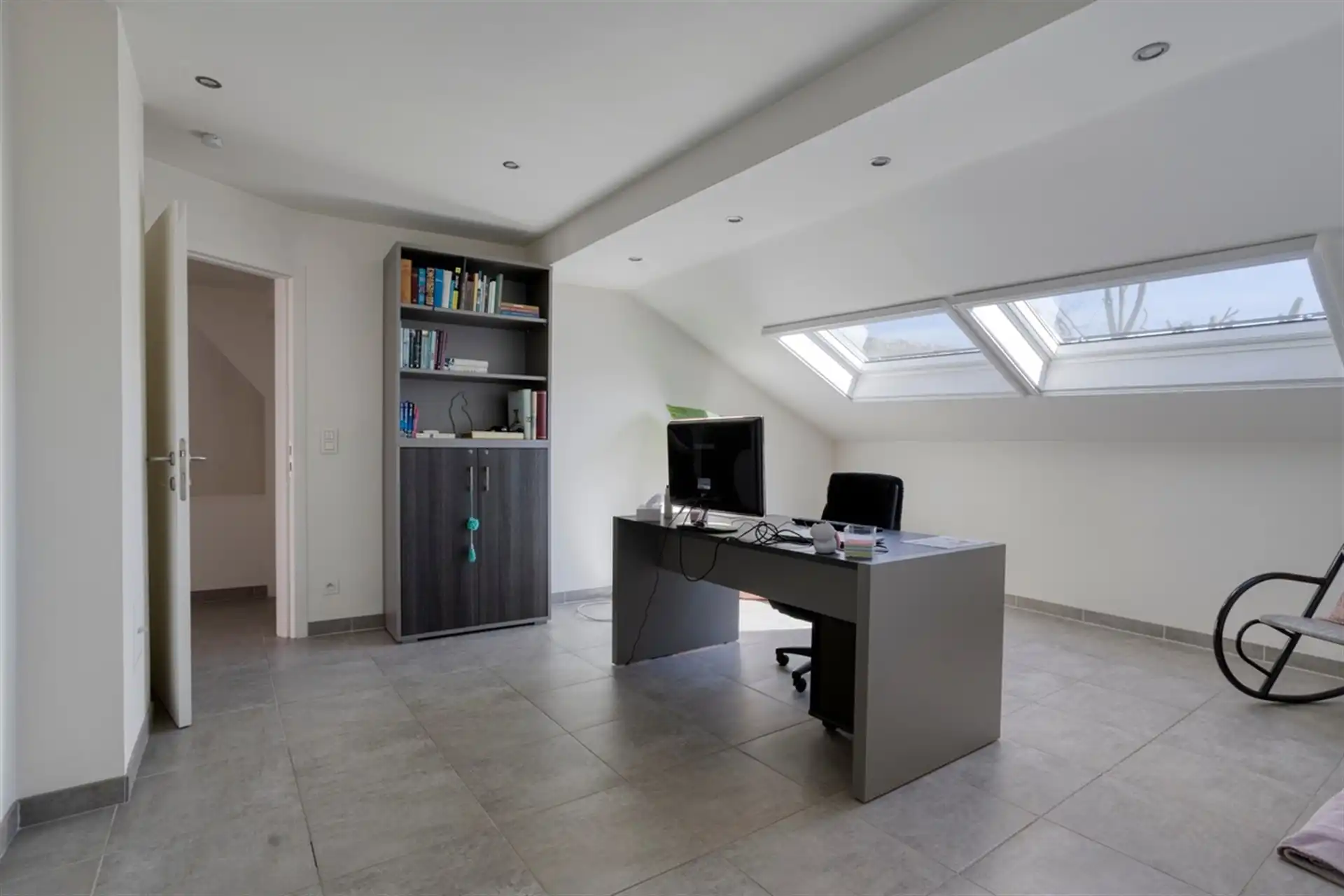 Ruime, volledig gerenoveerde woning in hartje centrum foto 21