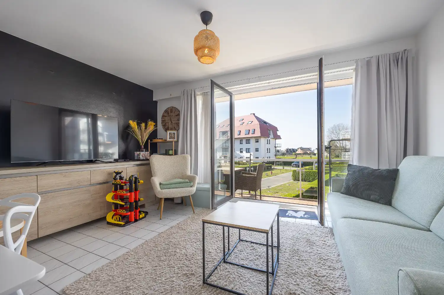 Gerenoveerde studio met zonnig terras te koop in Middelkerke foto 3