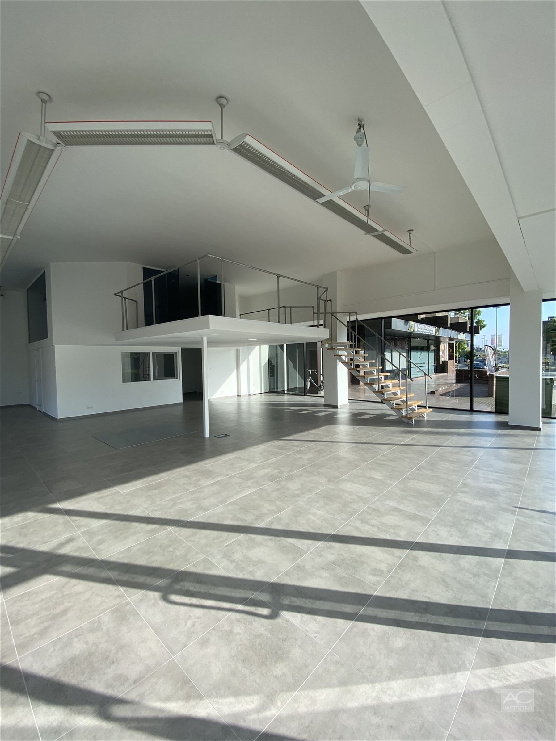 Commercieel handelspand in hartje Sint-Niklaas foto 5