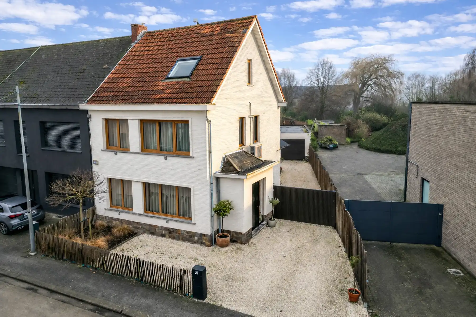 Knappe, instapklare halfopen bebouwing nabij het centrum van Breendonk foto 2