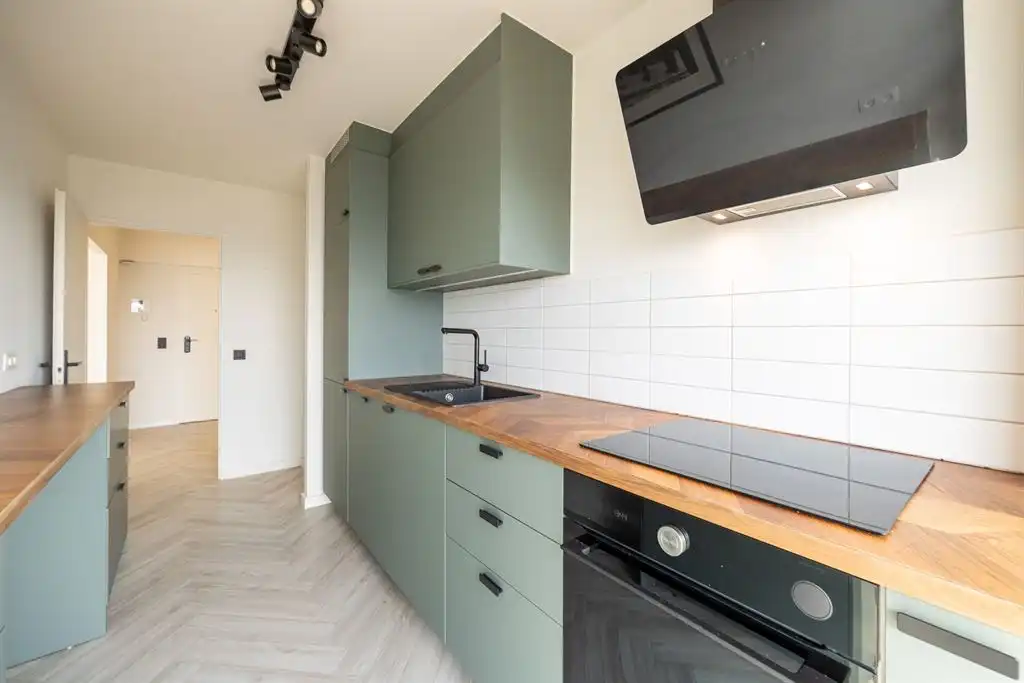 Gerenoveerd appartement met panoramisch zicht foto 9