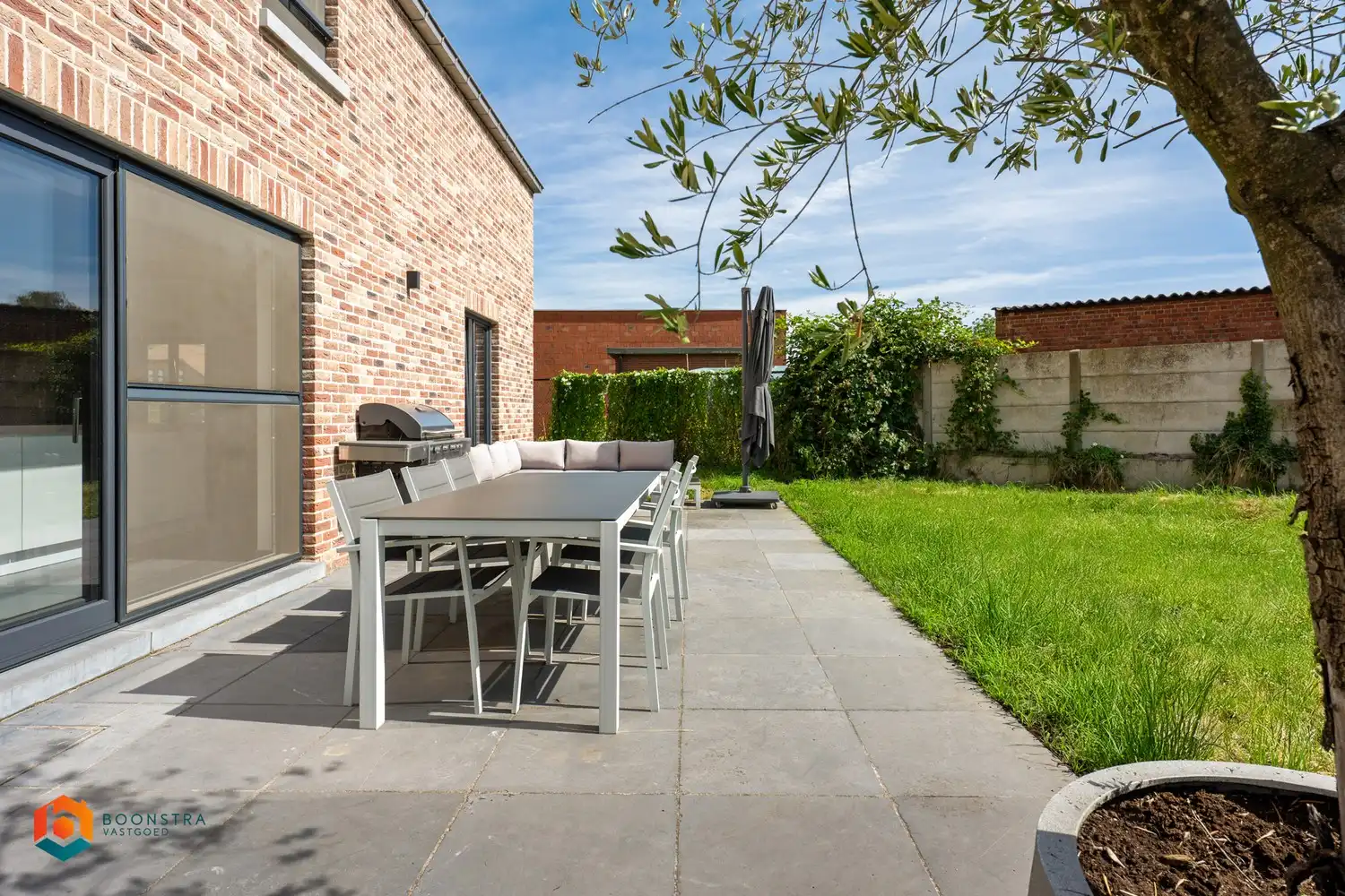 Energiezuinige villa met praktijkruimte en 4 slpkrs foto 23