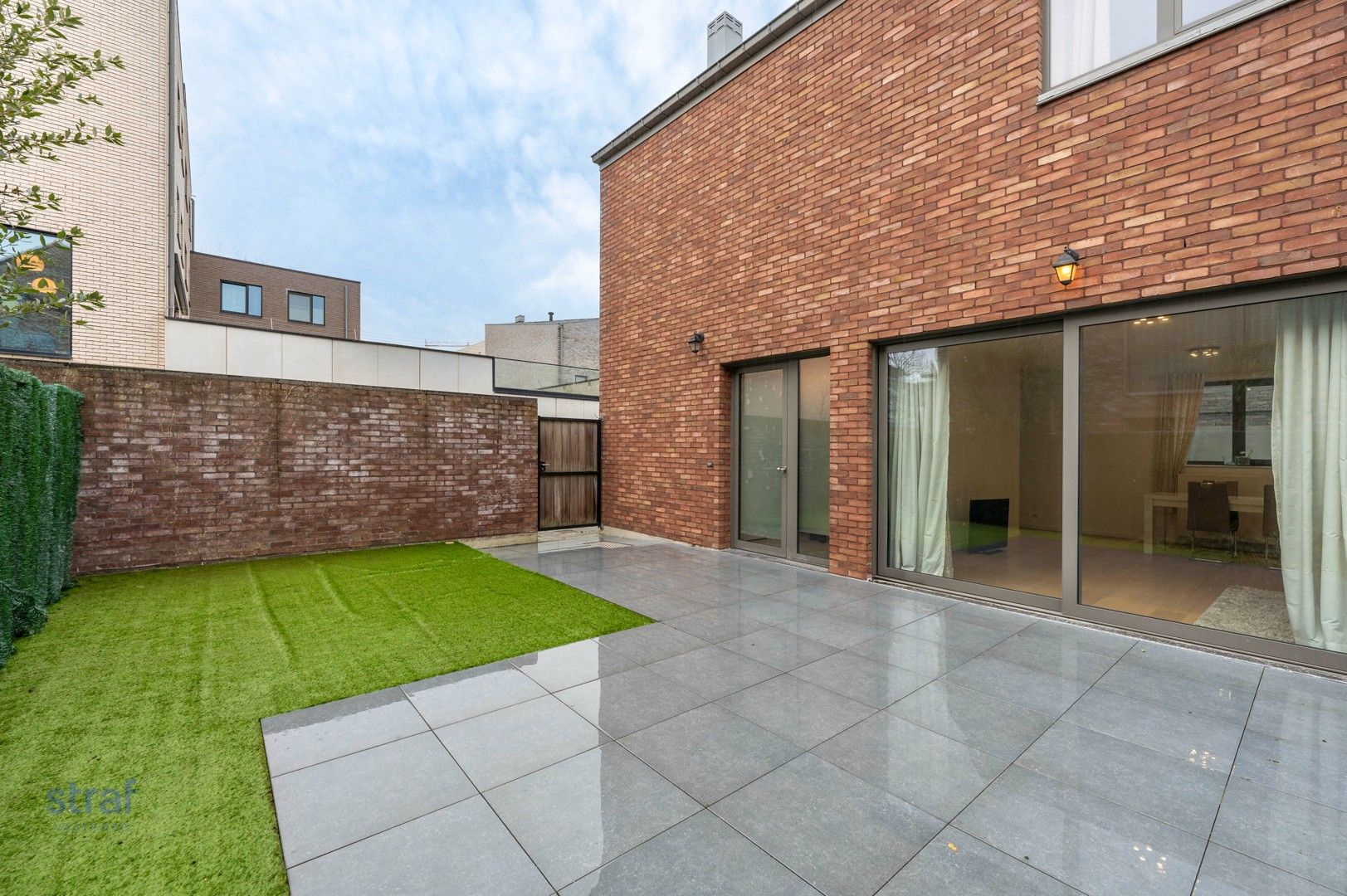 TE HUUR: Huis met 5 slaapkamers en 2 badkamers foto 5