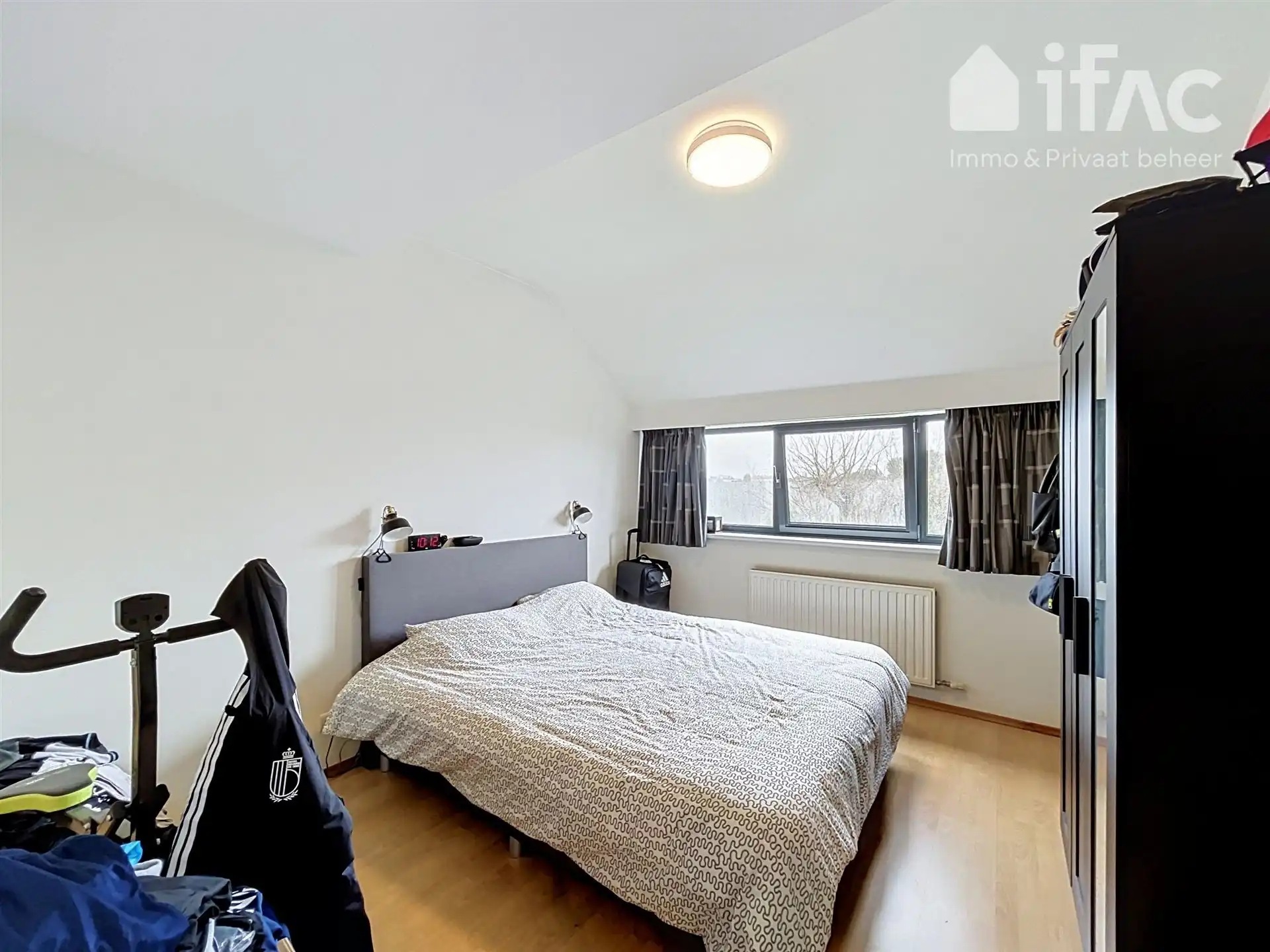 Moderne duplex met 3 slaapkmrs leuk terras en dubbele garage foto 6