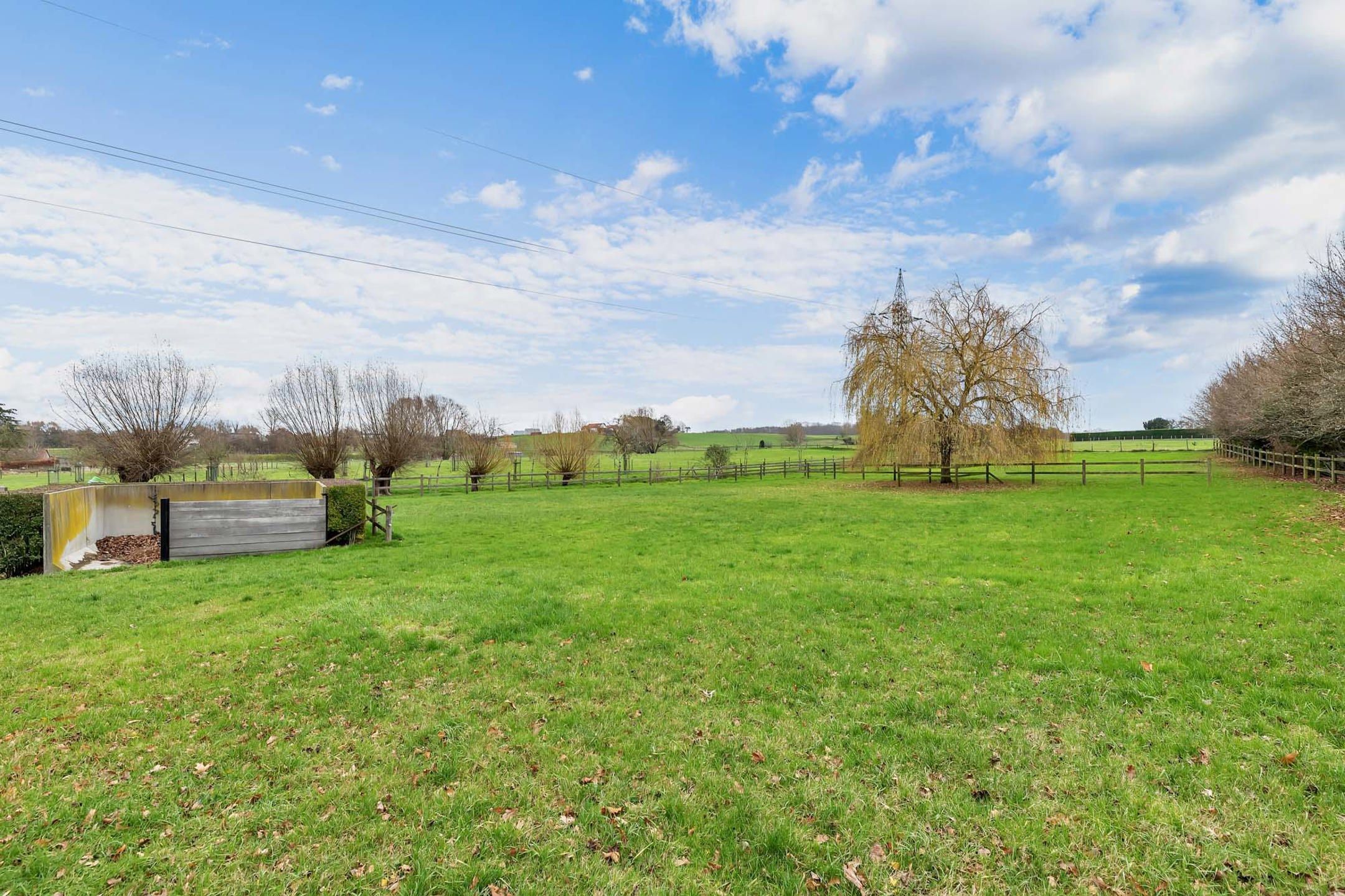 Exclusief landhuis met binnenzwembad en stallingen foto 12