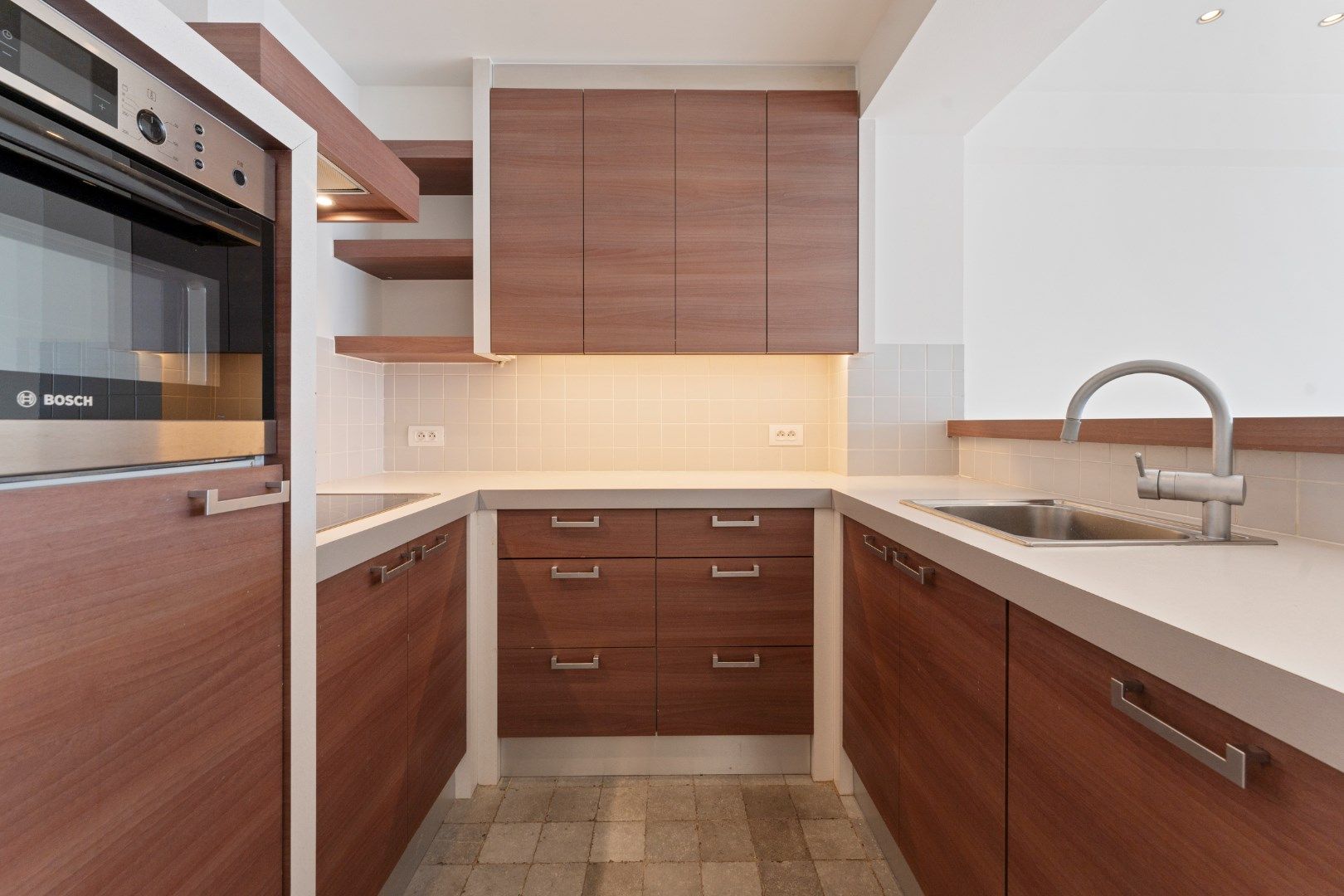 Gerenoveerd, lichtrijk appartement  foto 6