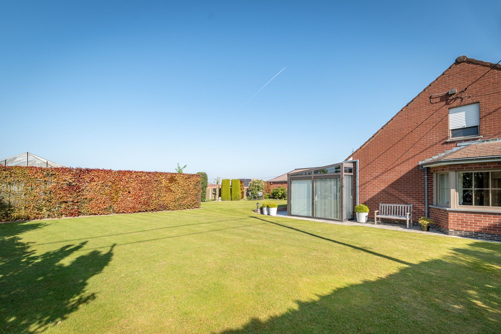 Rustig gelegen, ruime woning met magazijn foto 25