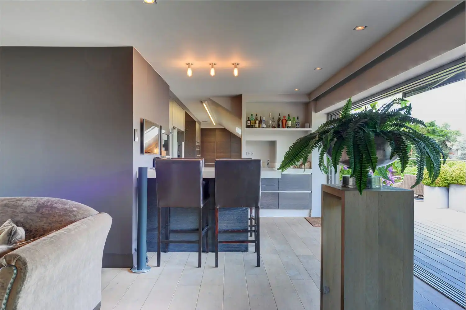 High-end penthouse met zeer ruim dakterras. foto 9