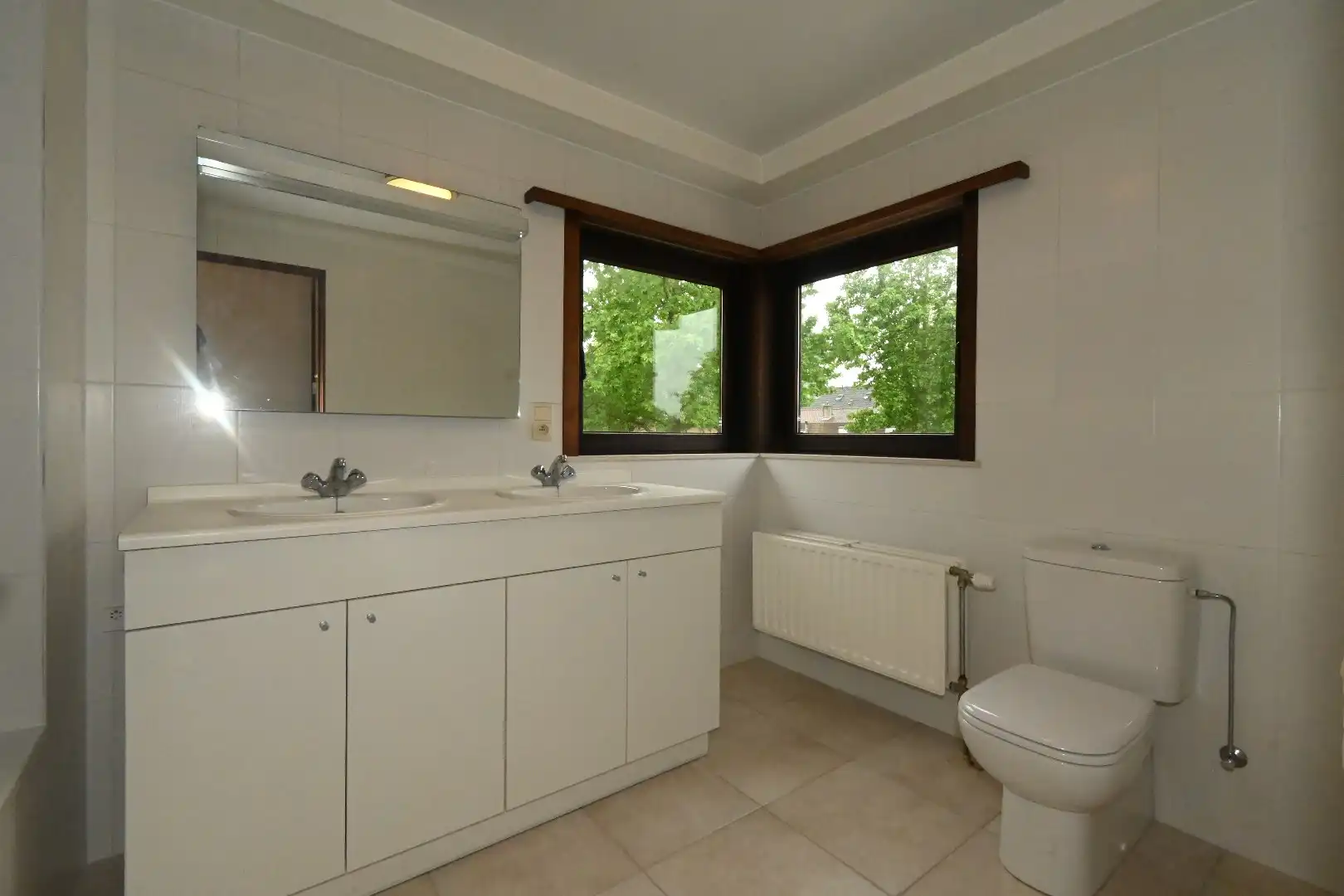 Ruime halfopen woning met parkeerplaats en tuin  foto 17