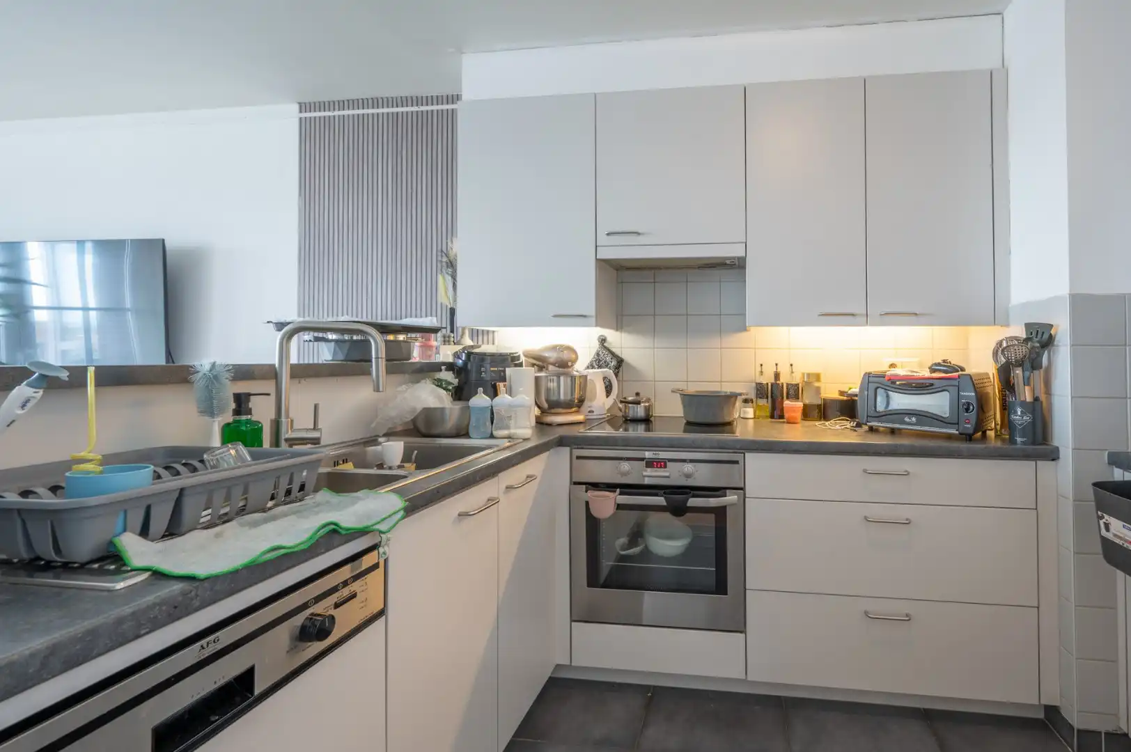 Zonnig appartement met 2 slaapkamers en terras met zicht op de jachthaven foto 5