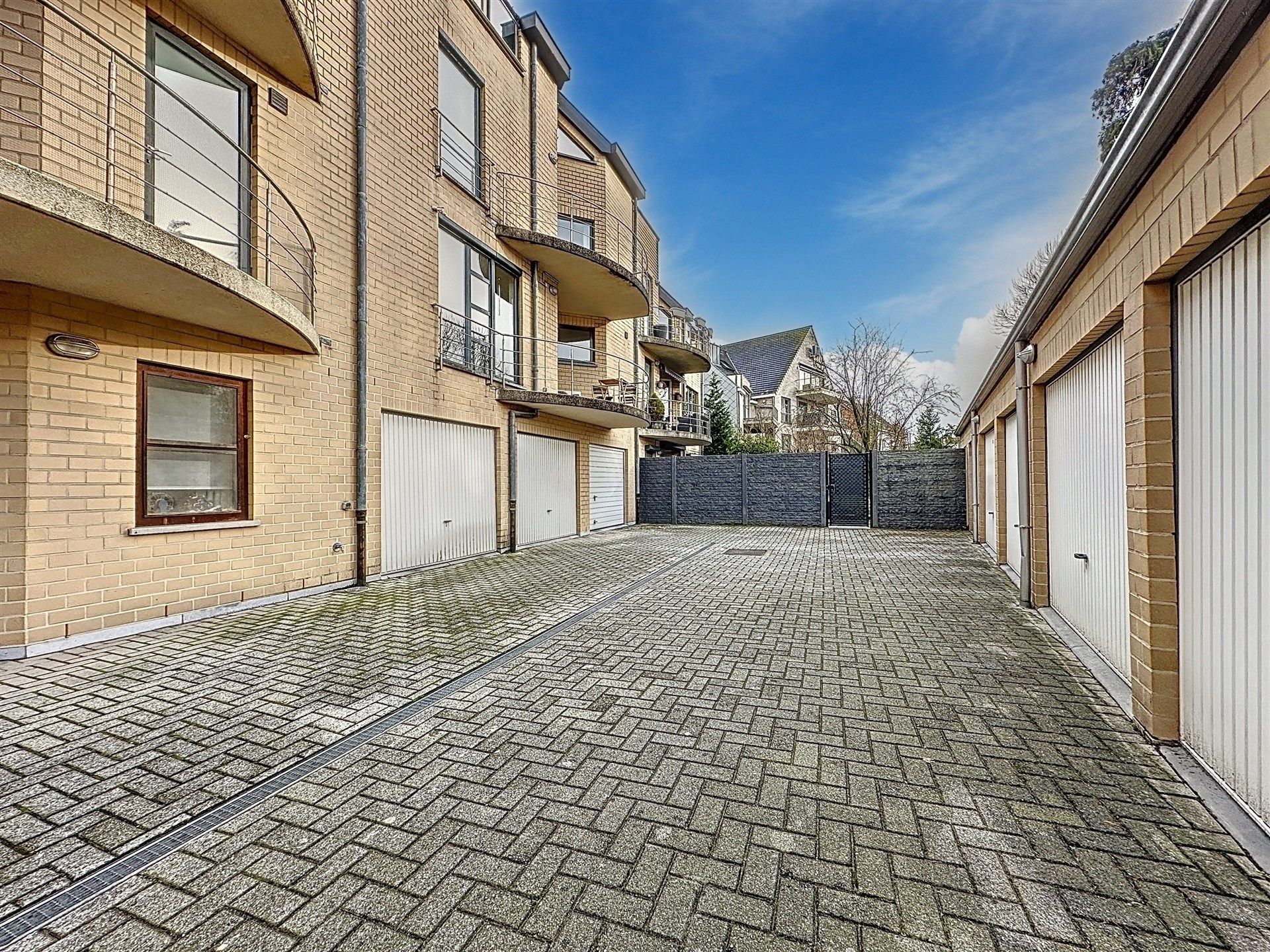 Energiezuinig 3 slaapkamer appartement met 2 zuidwest terrassen en grote garagebox. foto 17