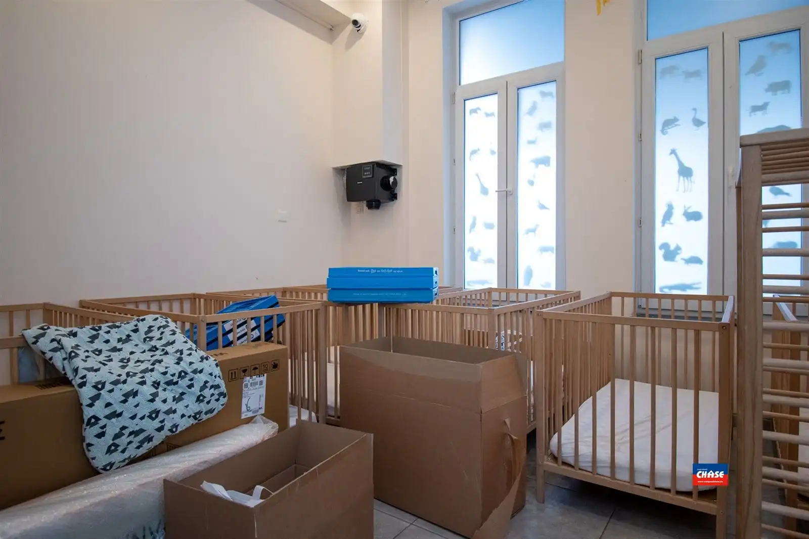 Ruime tweewoonst met mogelijk 9 slaapkamers en tuin foto 8