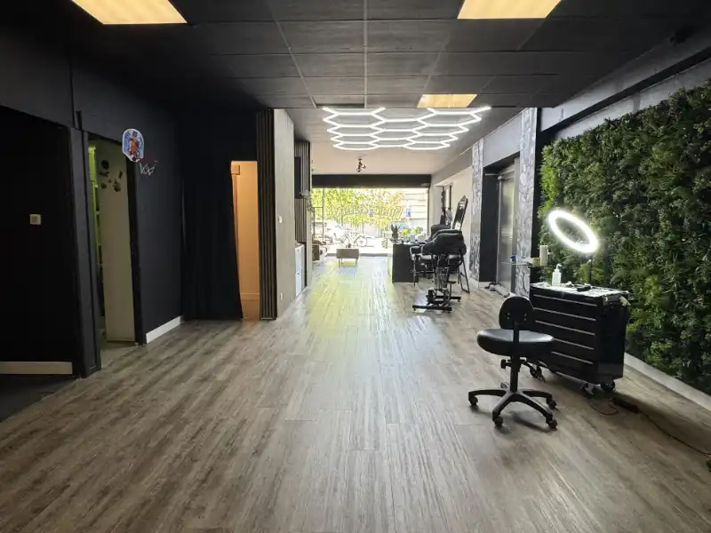 Ruim handelspand van 202m² op toplocatie in het centrum van Genk foto 11