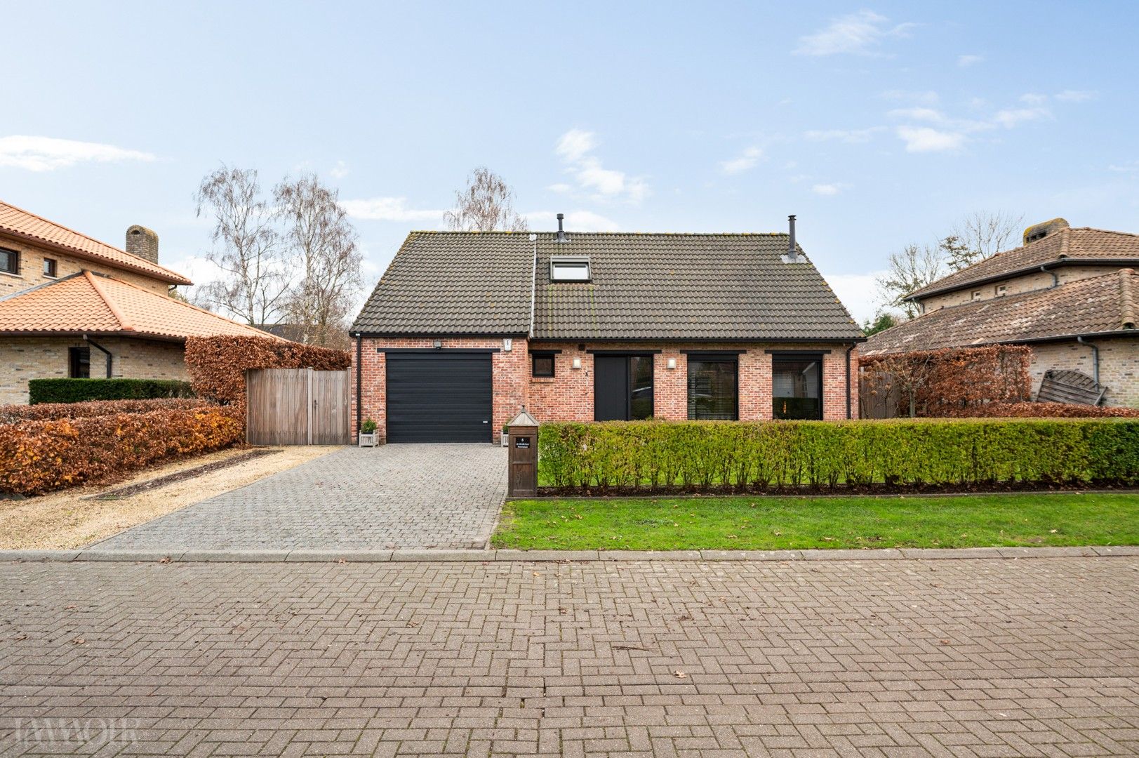 Charmante woning in de geliefde Amerlo-wijk in Schoten. foto {{pictureIndex}}