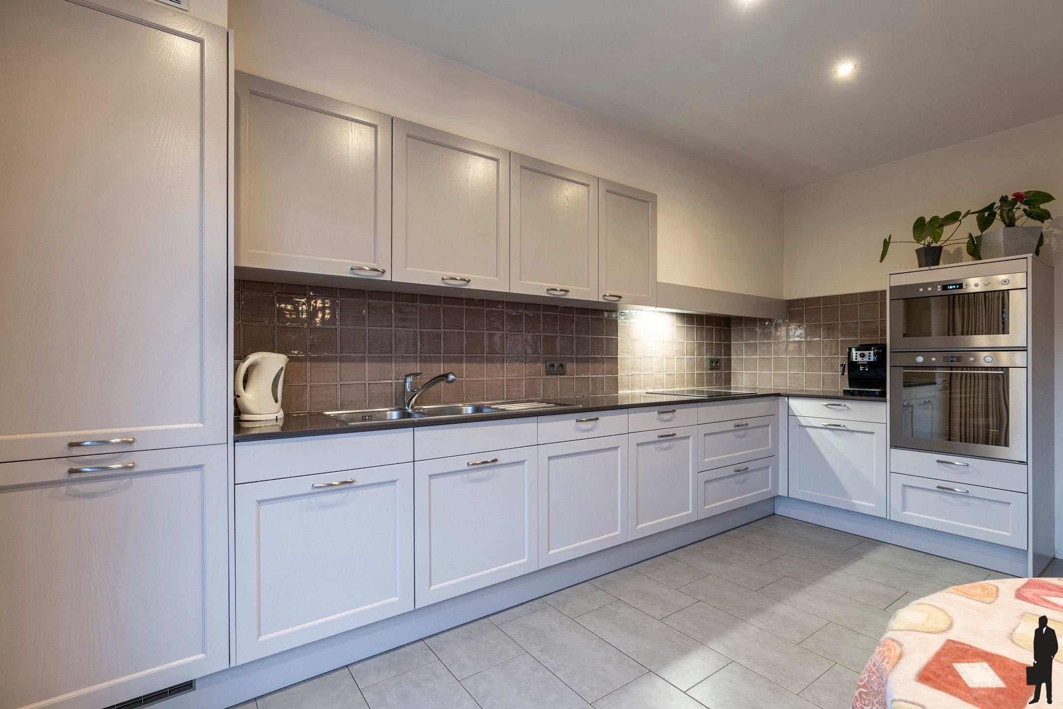 Recente, instapklare HOB-woning met 3 à 4 slpk. en bouwgrond foto 9