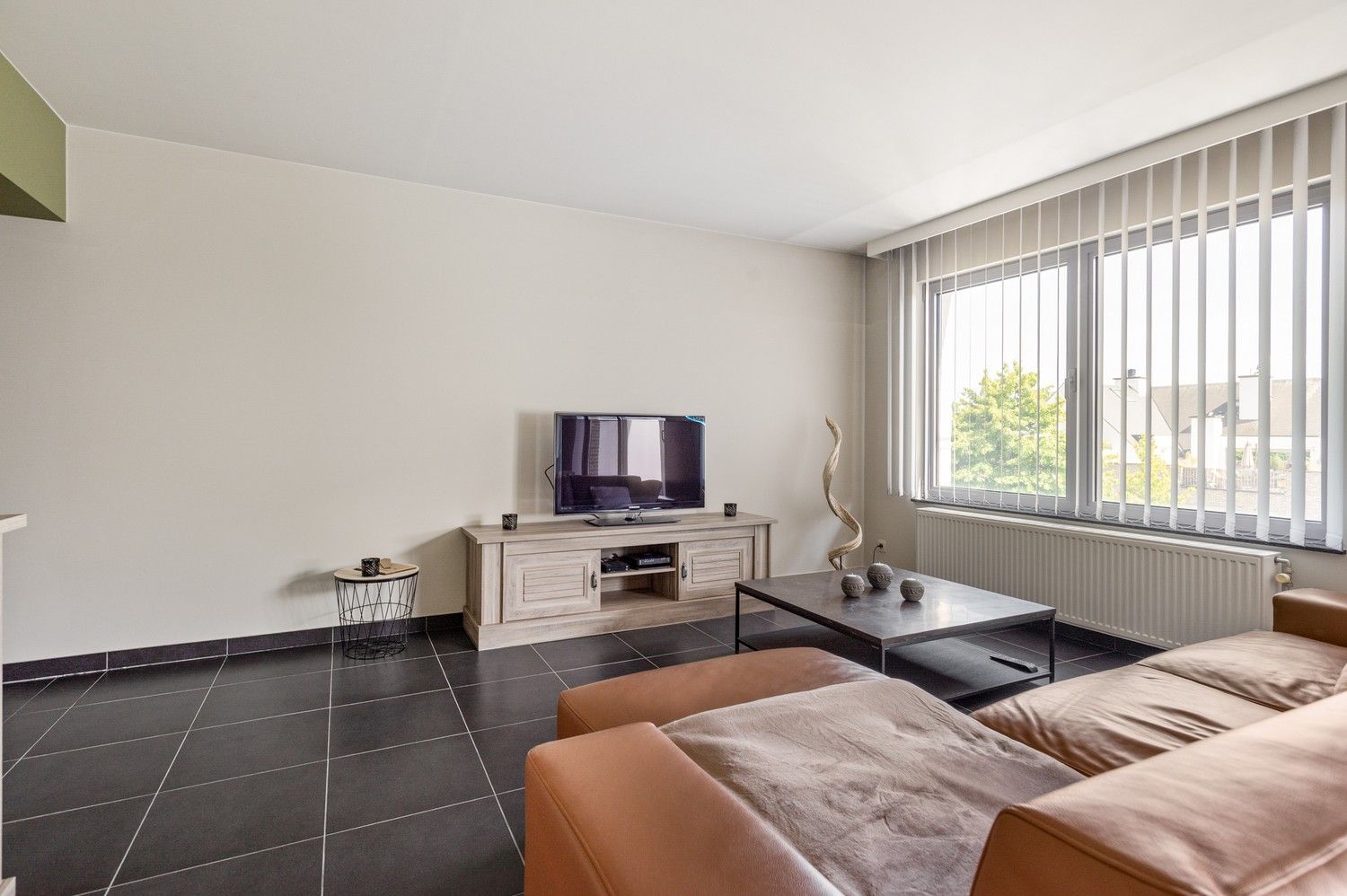 Instapklaar appartement met terras en 2 slaapkamers op centrale ligging in Wijnegem foto 3