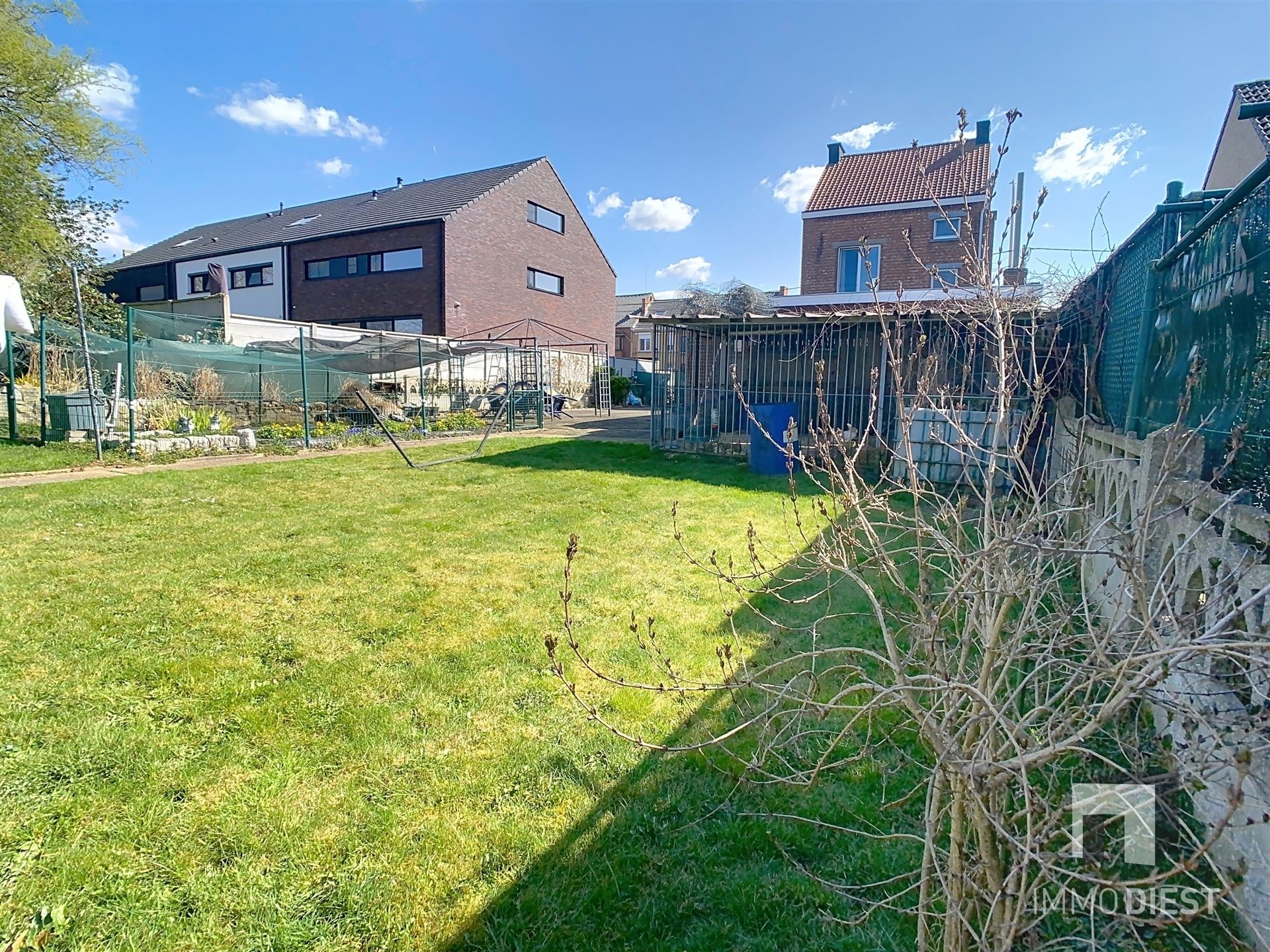 Karakterwoning met veel potentieel foto 27