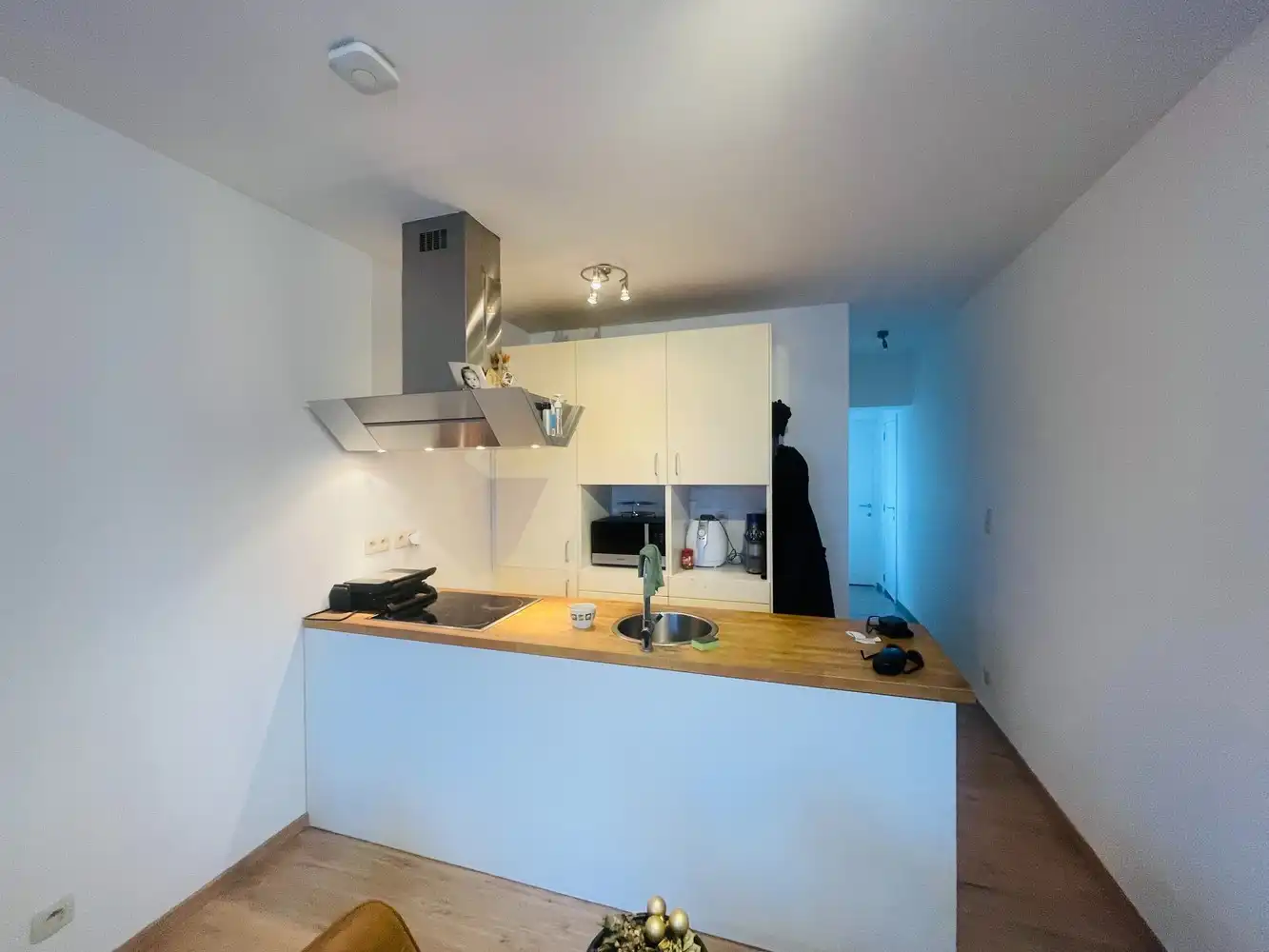 Brugge centrum, Superleuke ligging , vlakbij de Vestingen, het station en 't Zand Gezellig lichtrijk  appartement met 1 slaapkamer en mooi terras foto 4