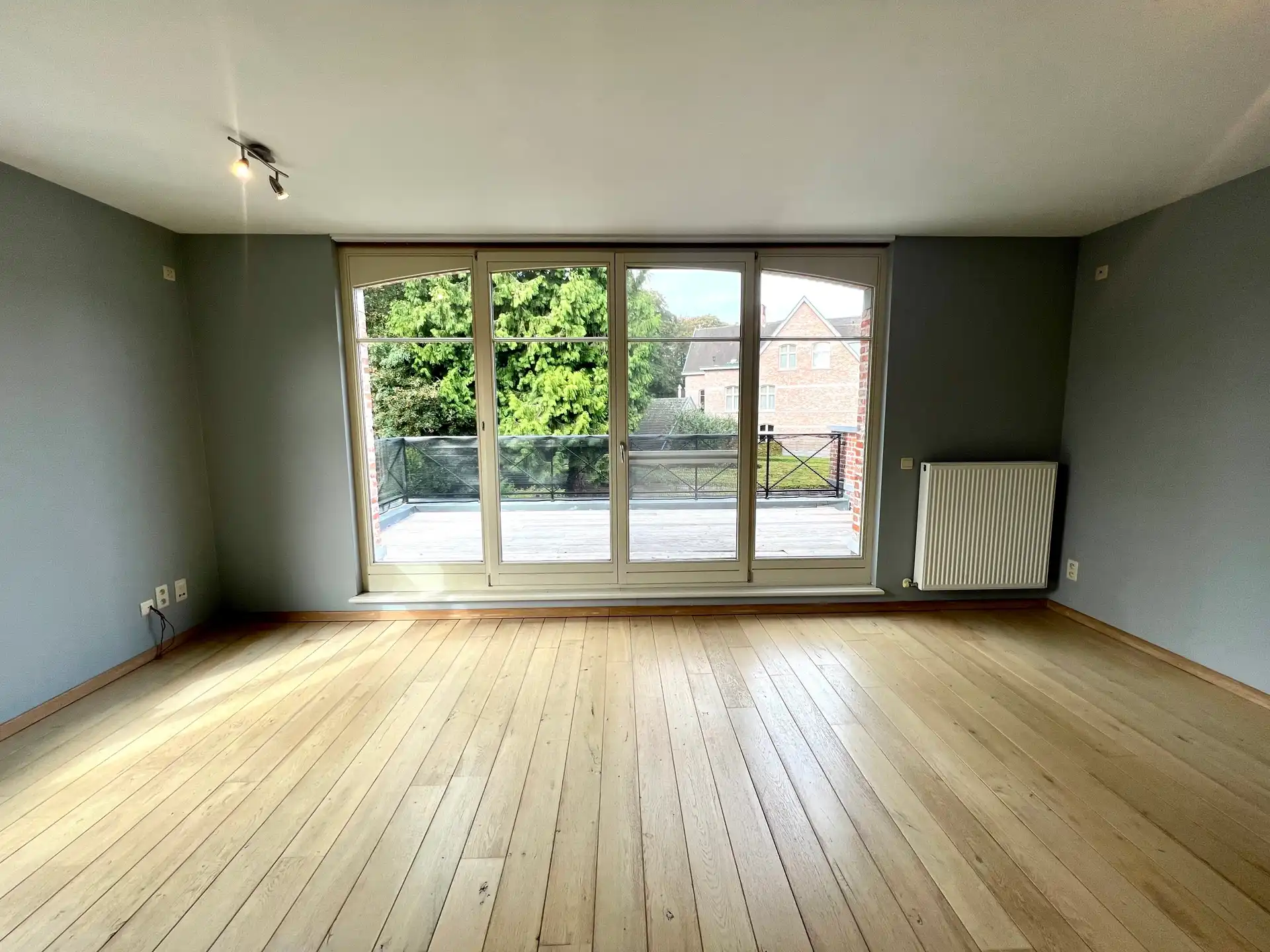 Rustig gelegen appartement met terras en groen uitzicht foto 7