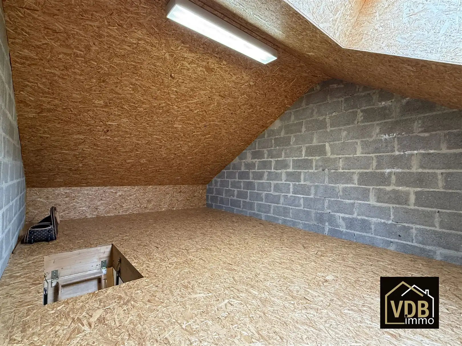 Instapklare halfopen bebouwing met 3 slaapkamers foto 72