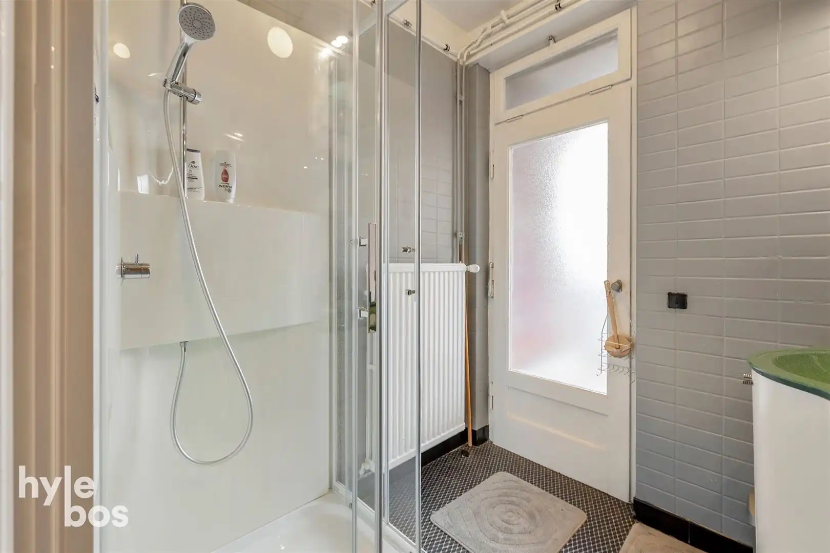 Opbrengsteigendom van 3 appartementen + 3 garages foto 18